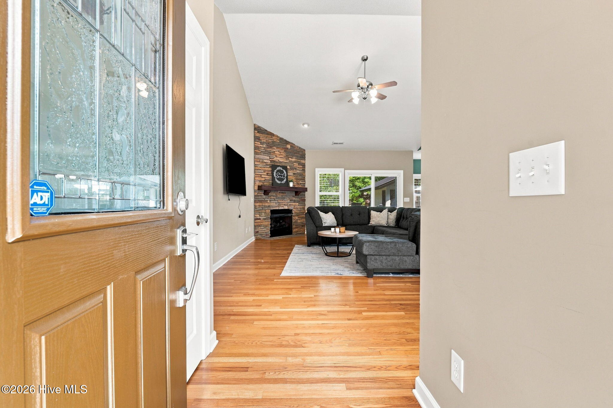 30 Lake View Drive E Property Photo 20