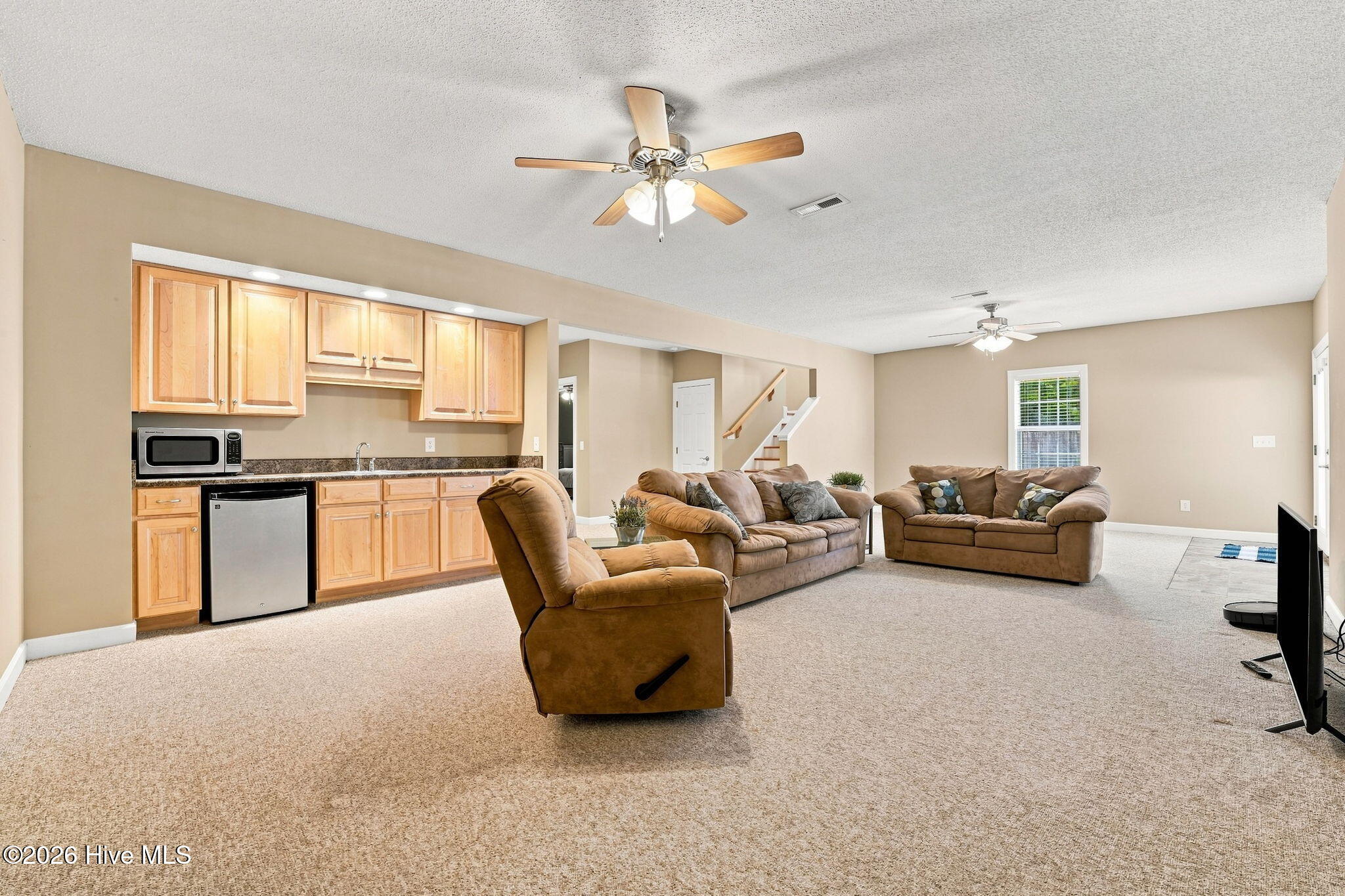 30 Lake View Drive E Property Photo 35