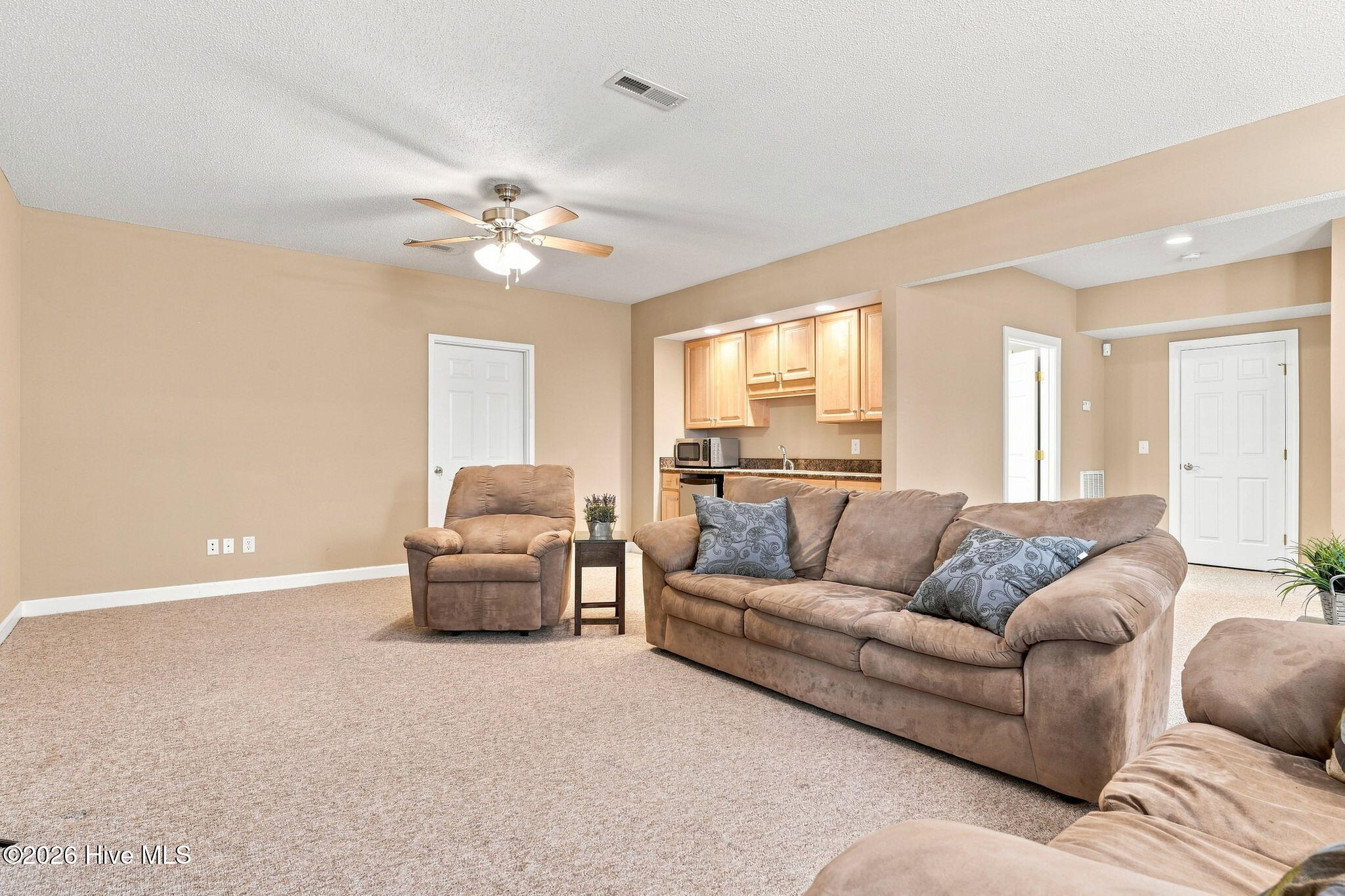 30 Lake View Drive E Property Photo 37