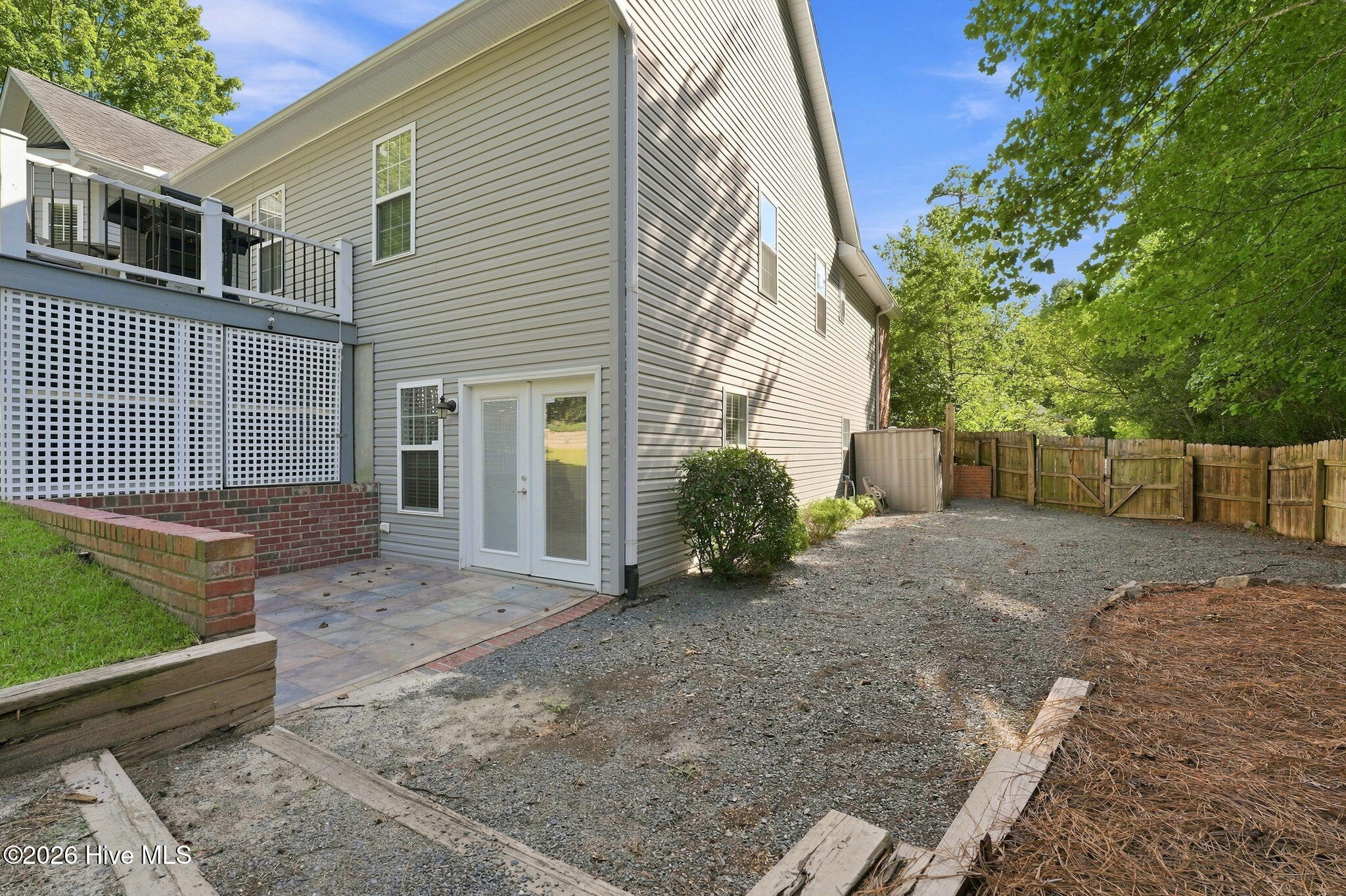 30 Lake View Drive E Property Photo 51