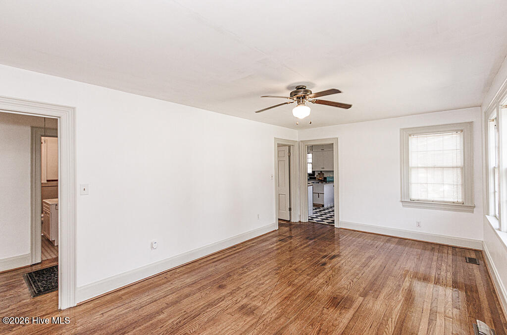 303 Charlotte Avenue Property Photo 19