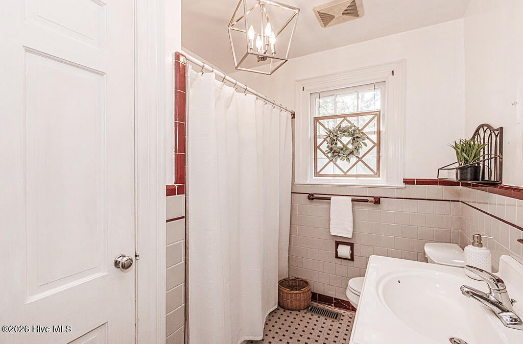 303 Charlotte Avenue Property Photo 29