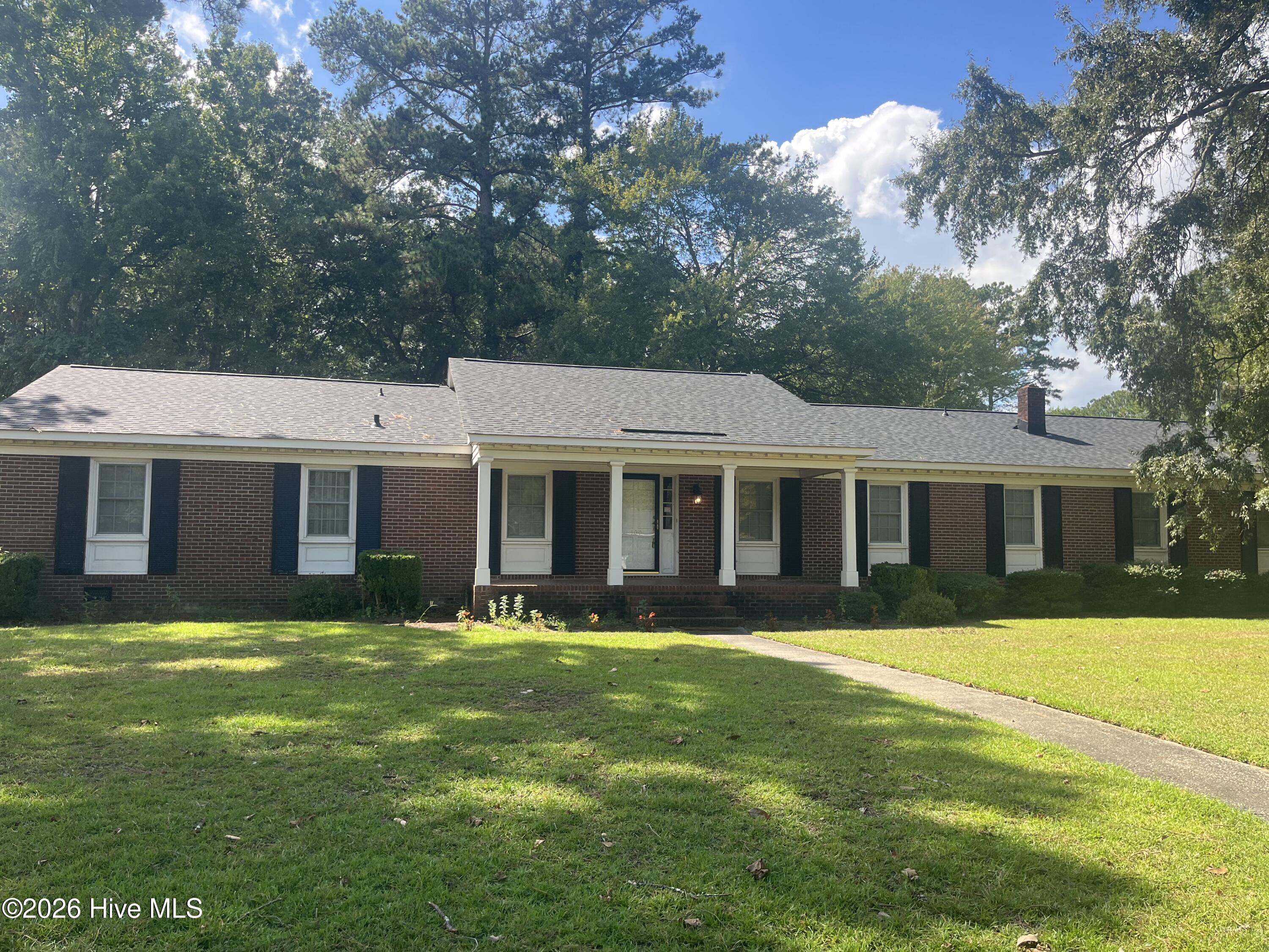 100 Churchside Drive Property Photo 1