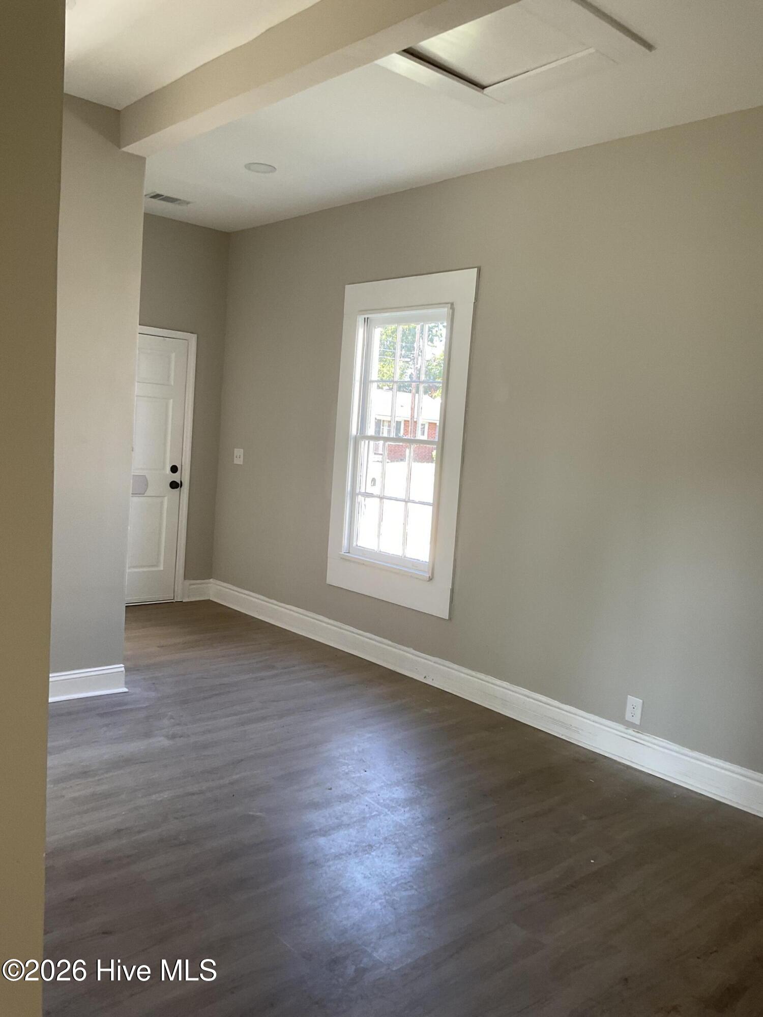1225 Miller Street Property Photo 4