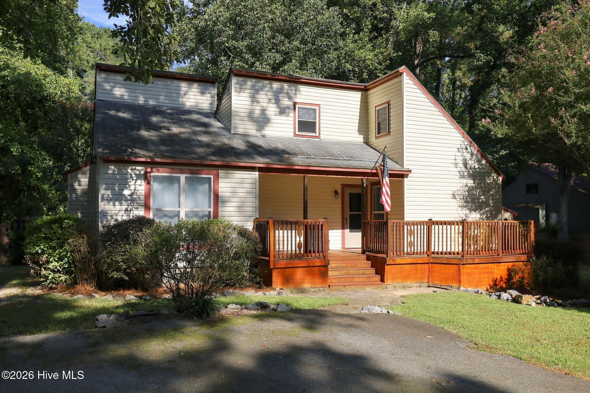 814 River Hill Drive Property Photo 1