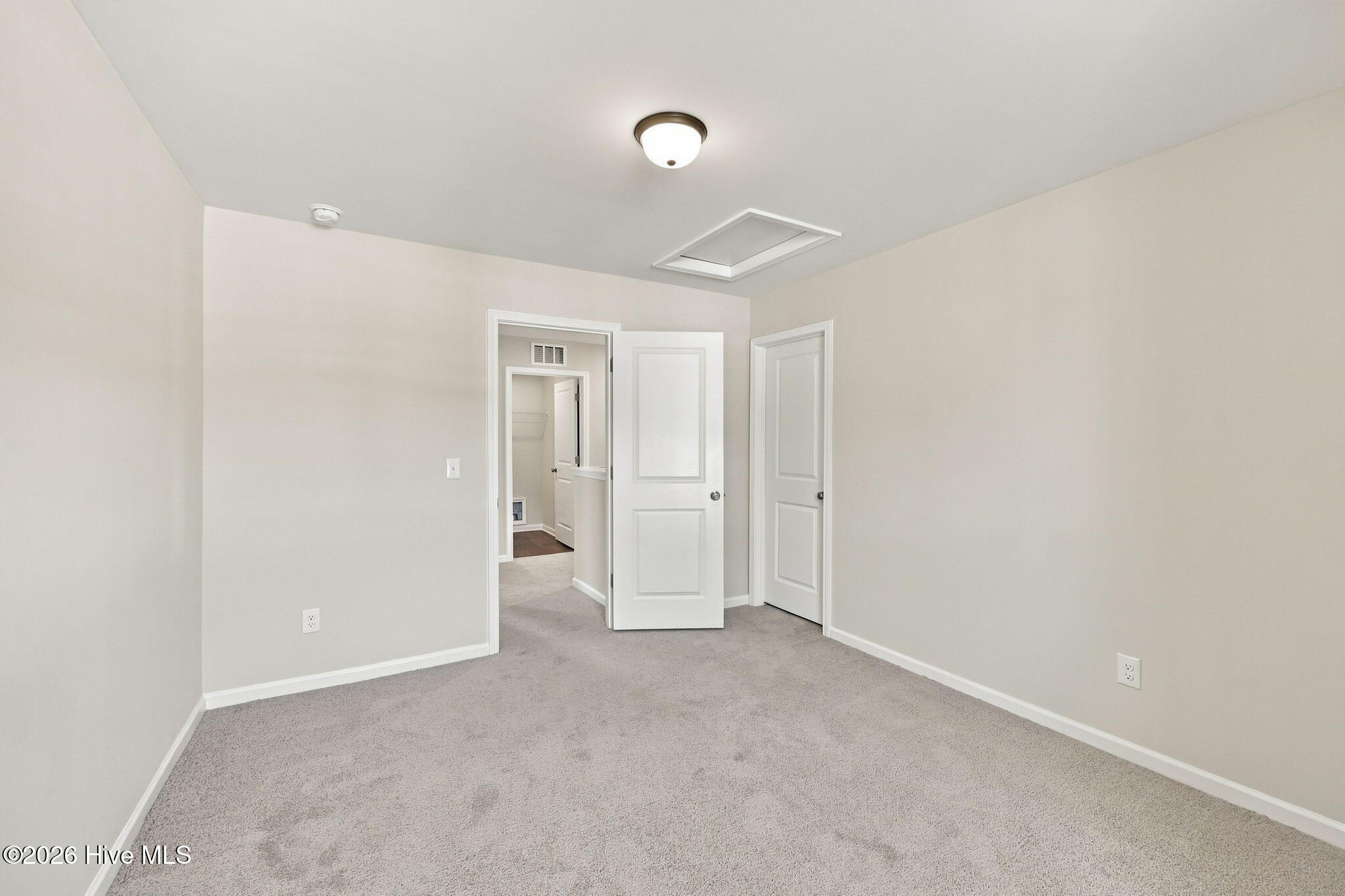202 Queenstown Drive Property Photo 28