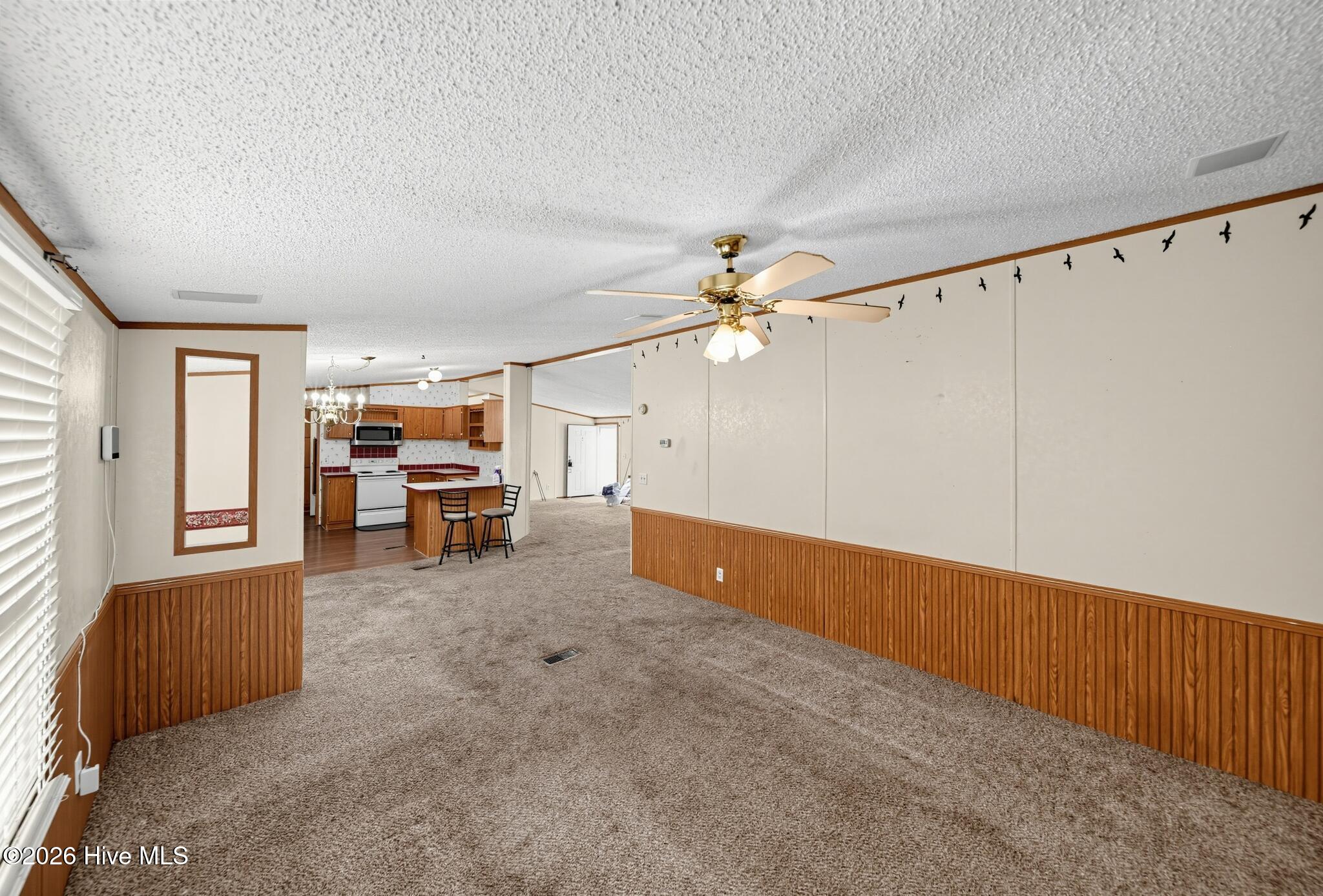 487 Bush Court Property Photo 3