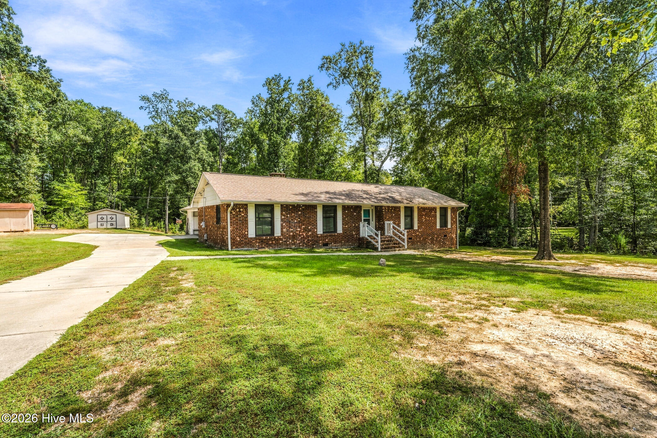 127 Spring Dr Extension Property Photo 4