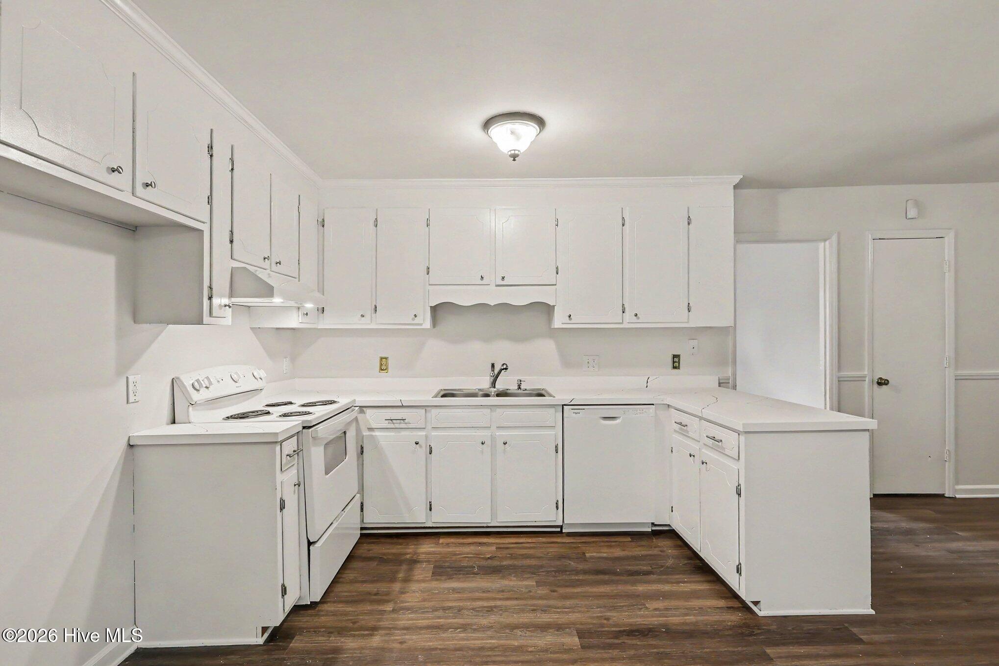 105 Lake Hurst Drive Property Photo 6