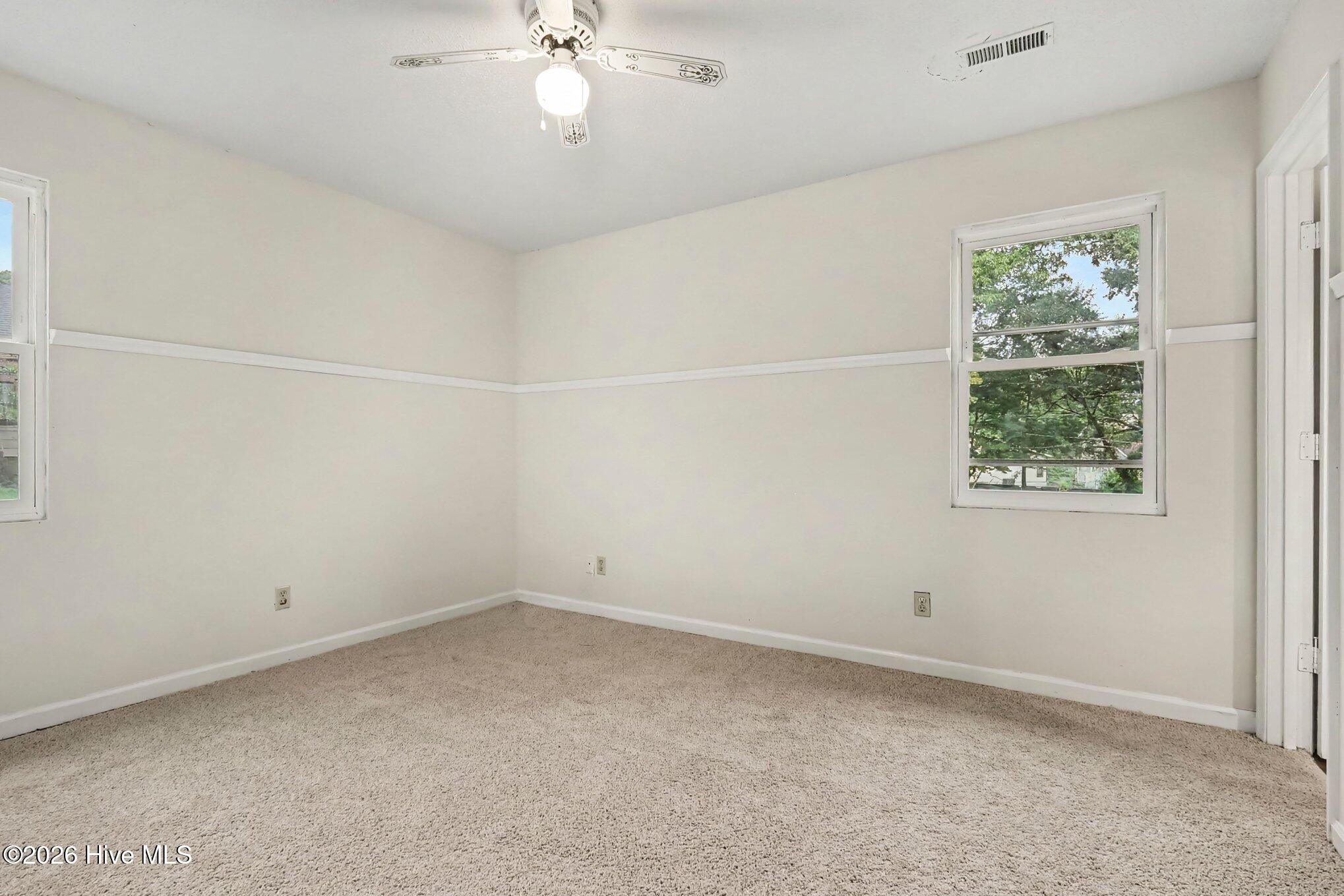 105 Lake Hurst Drive Property Photo 9