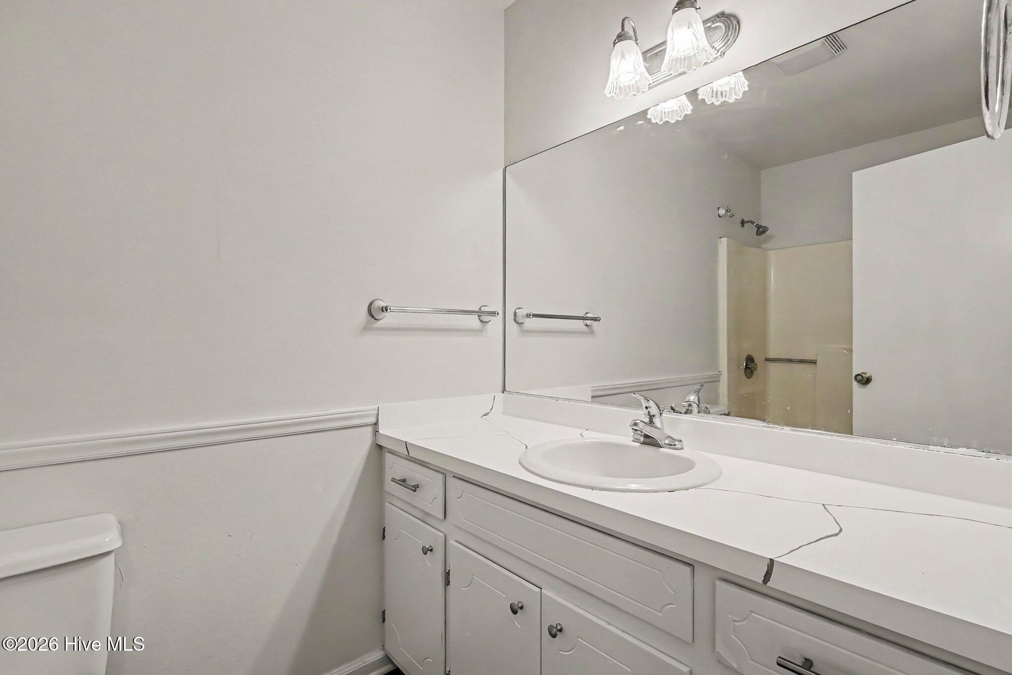 105 Lake Hurst Drive Property Photo 11