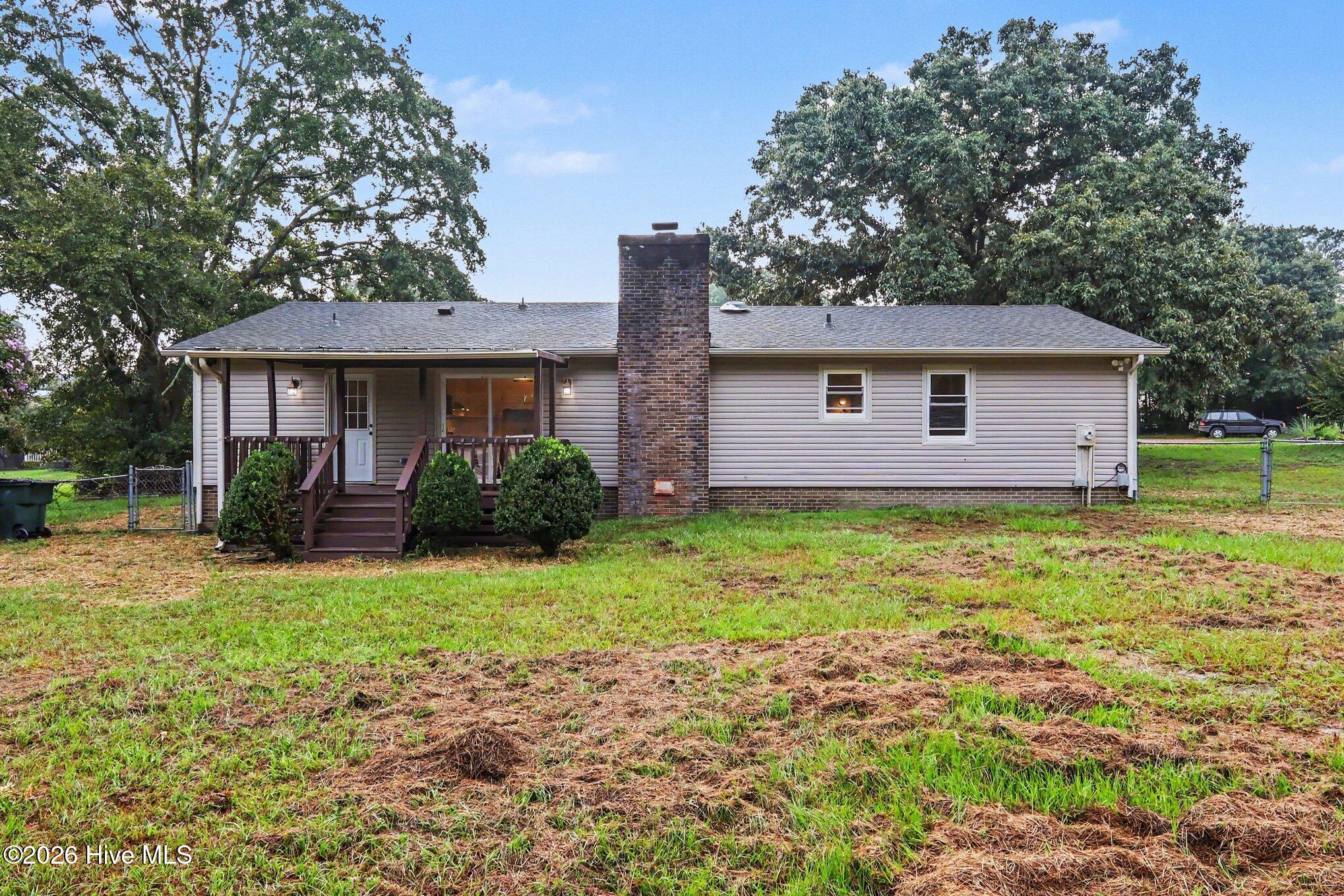 105 Lake Hurst Drive Property Photo 14