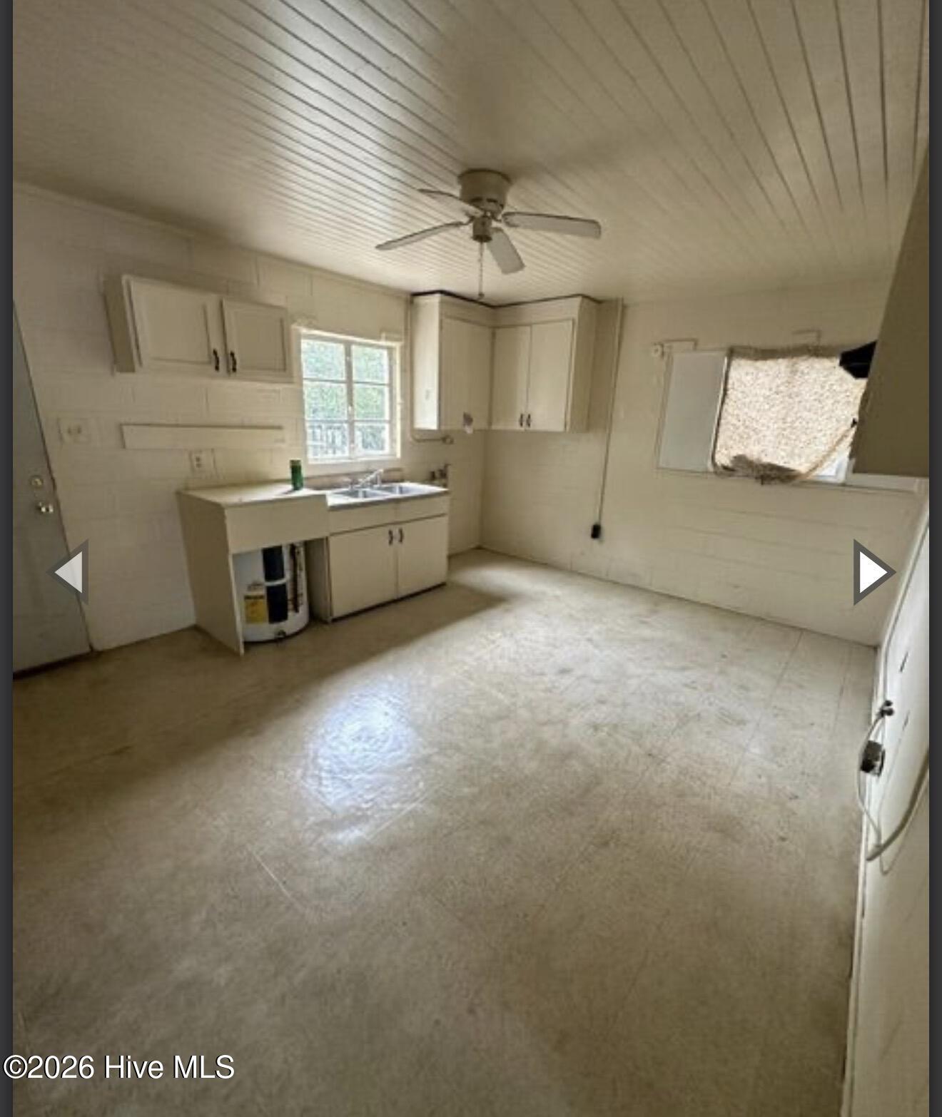 704 E Washington Avenue Property Photo 3