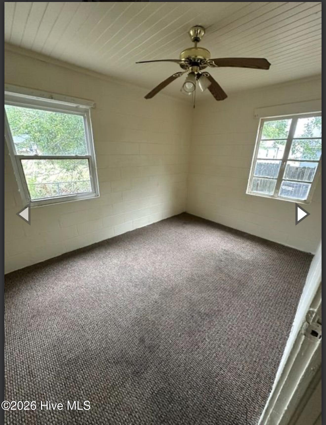 704 E Washington Avenue Property Photo 7