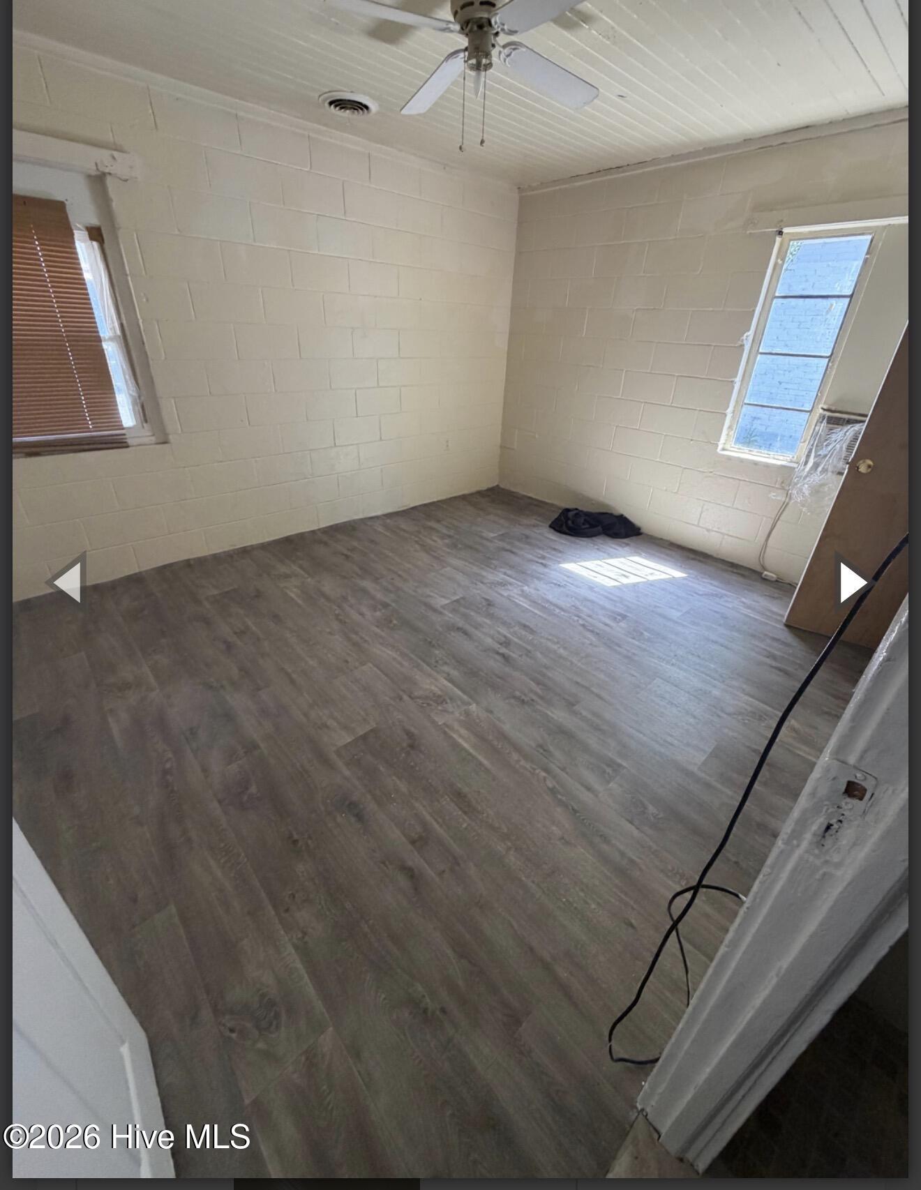 704 E Washington Avenue Property Photo 15