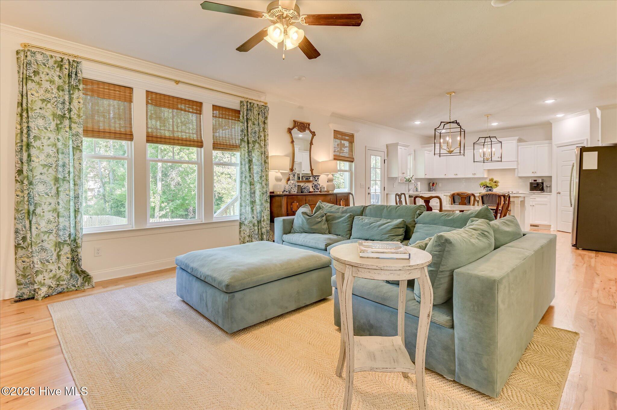 4152 Knollcrest Circle N Property Photo 16
