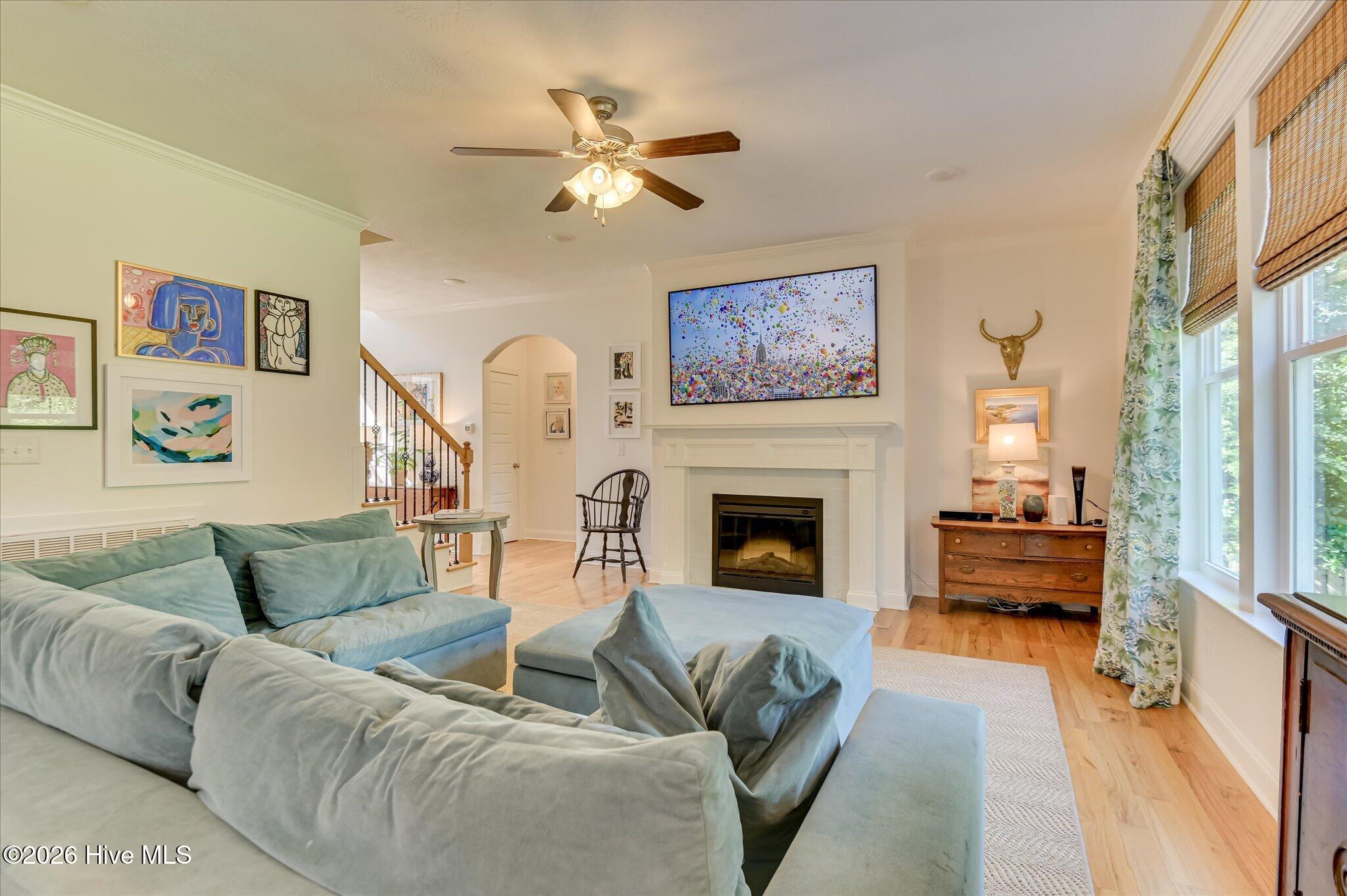 4152 Knollcrest Circle N Property Photo 18
