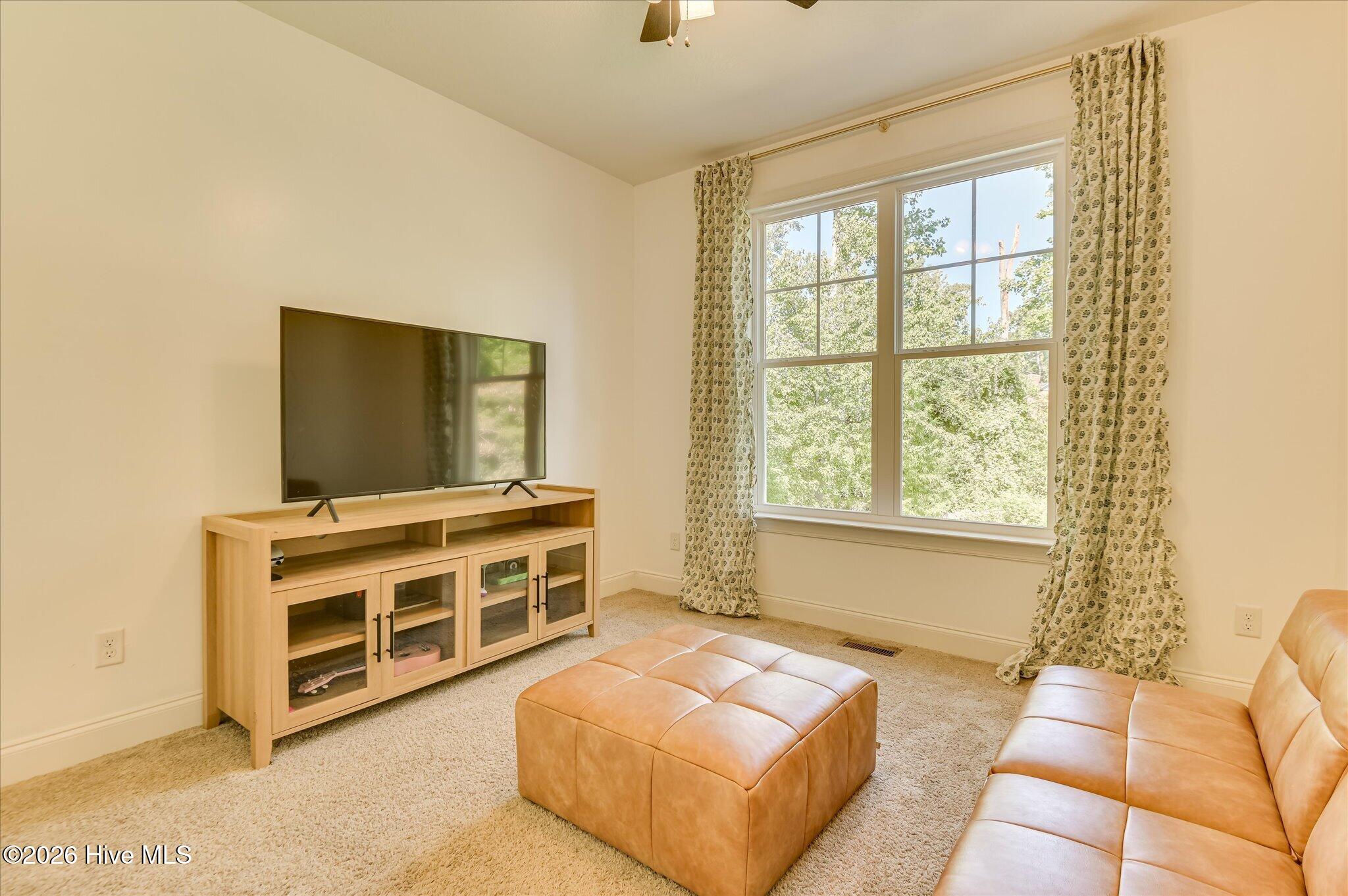 4152 Knollcrest Circle N Property Photo 29