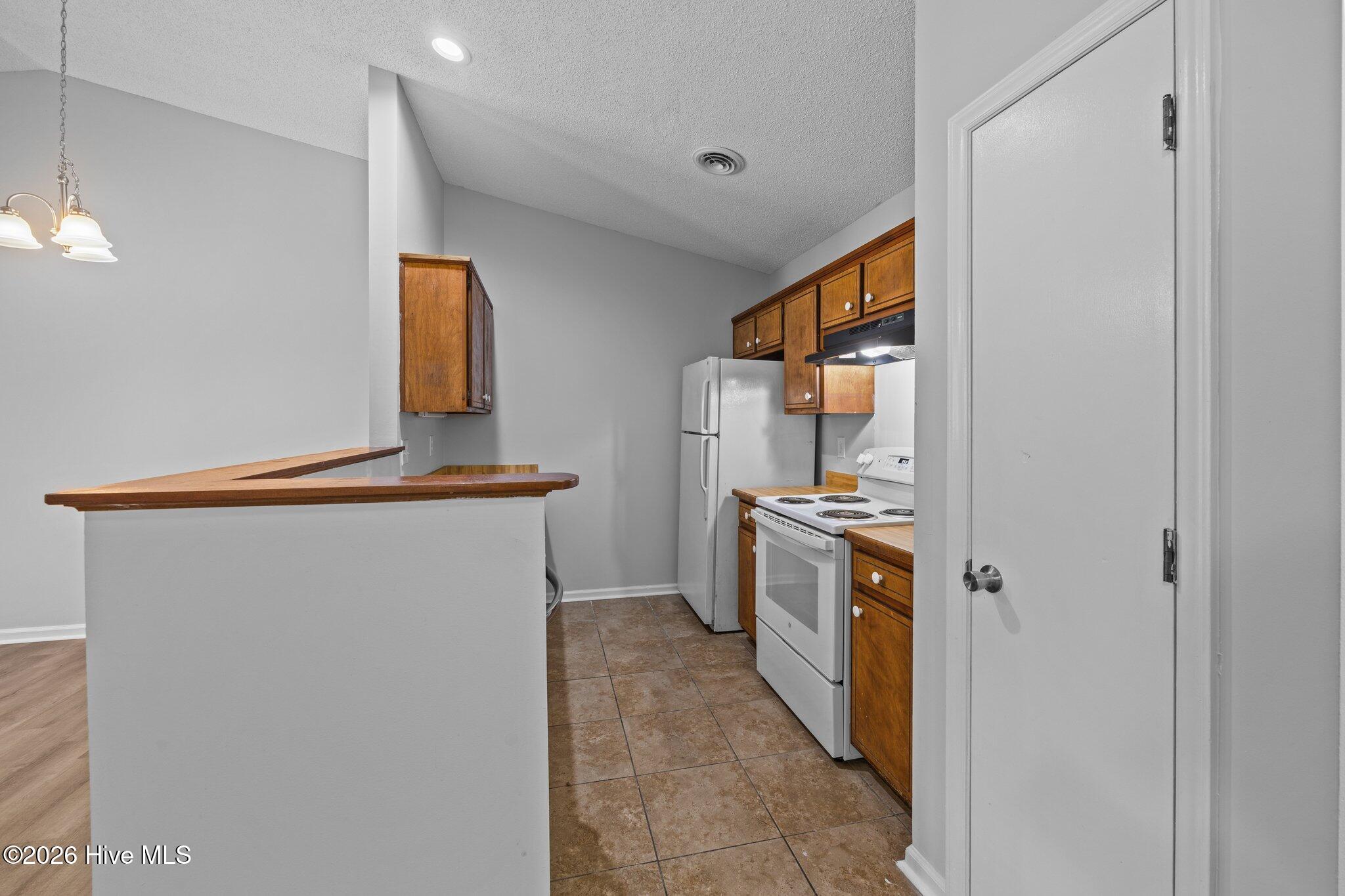 1501 Fairfax Lane Property Photo 5