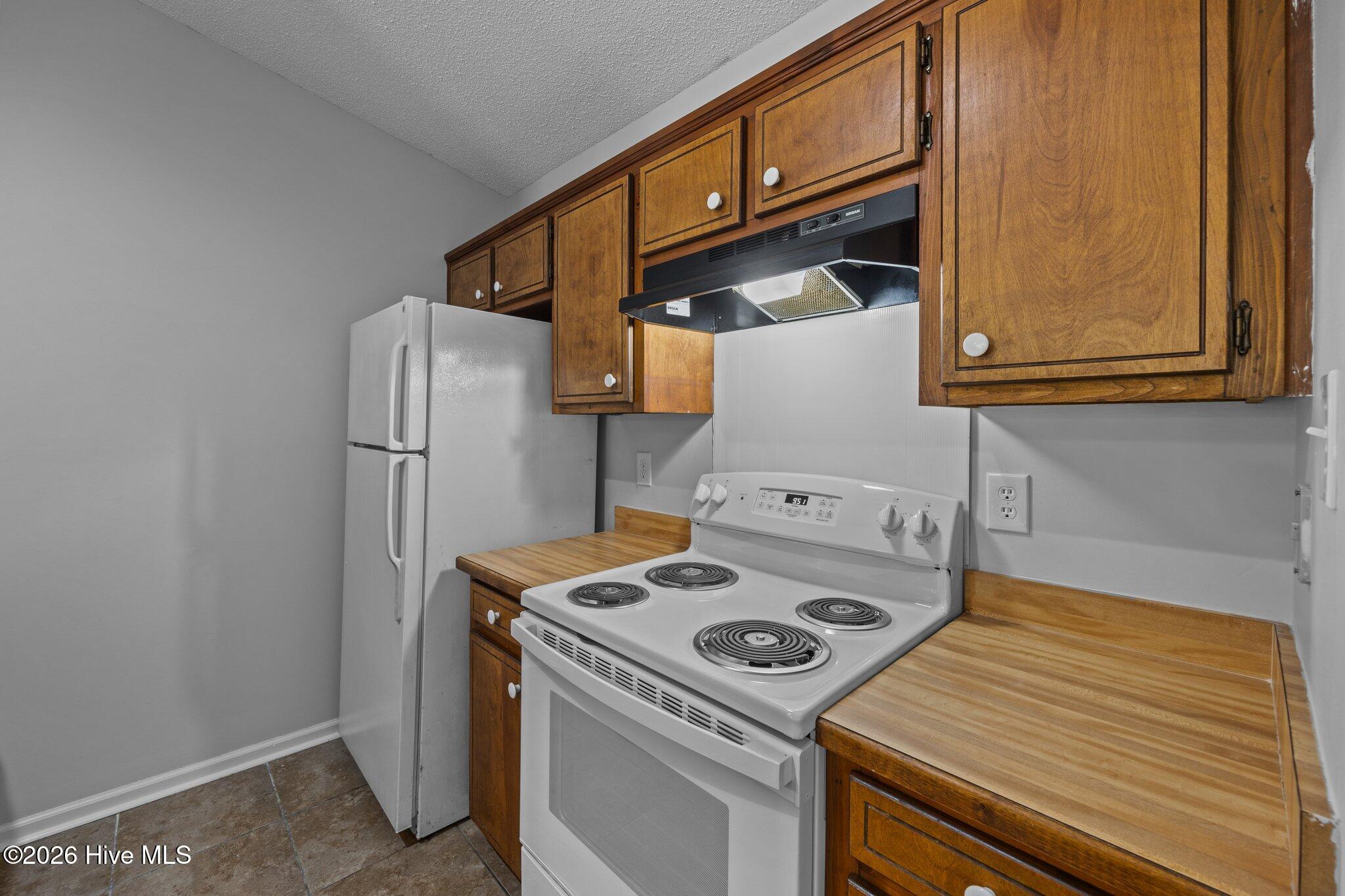 1501 Fairfax Lane Property Photo 6