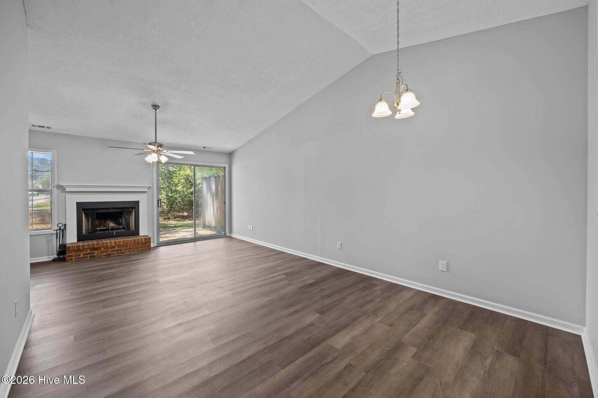 1501 Fairfax Lane Property Photo 8