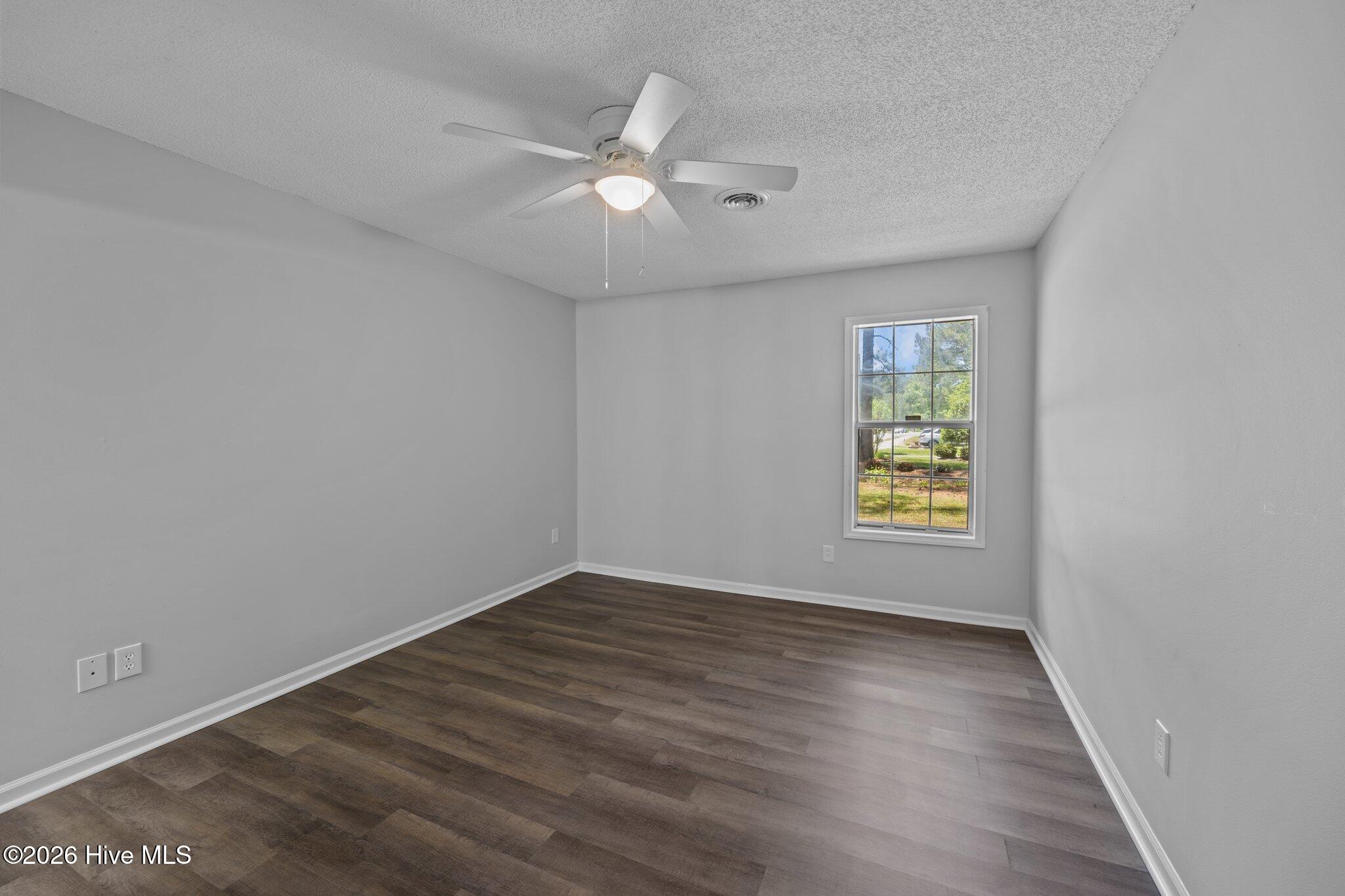 1501 Fairfax Lane Property Photo 12