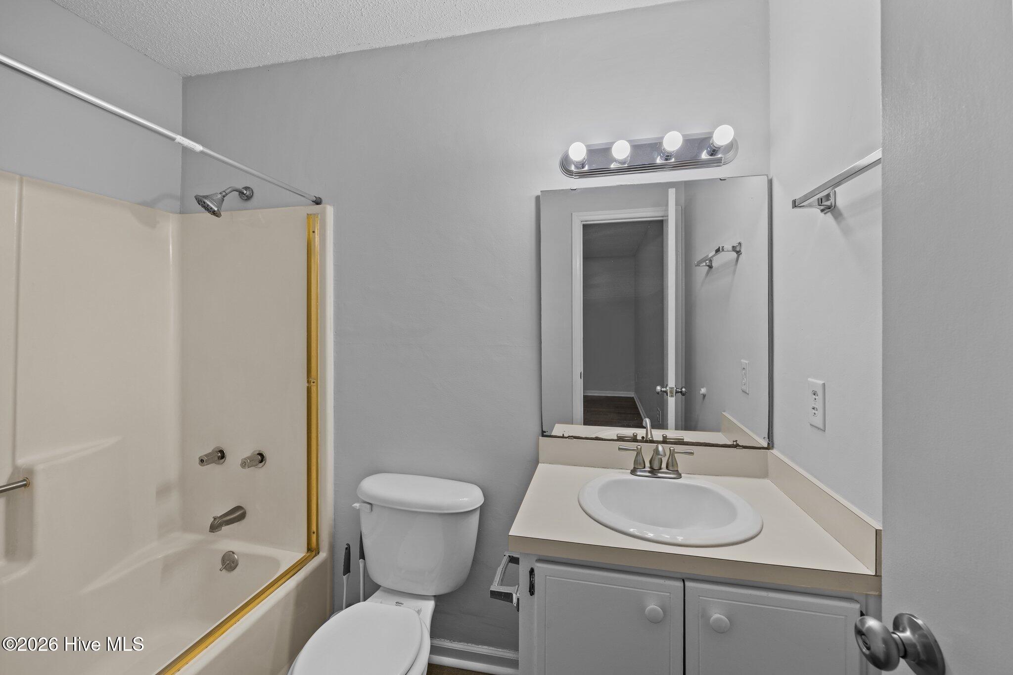 1501 Fairfax Lane Property Photo 14