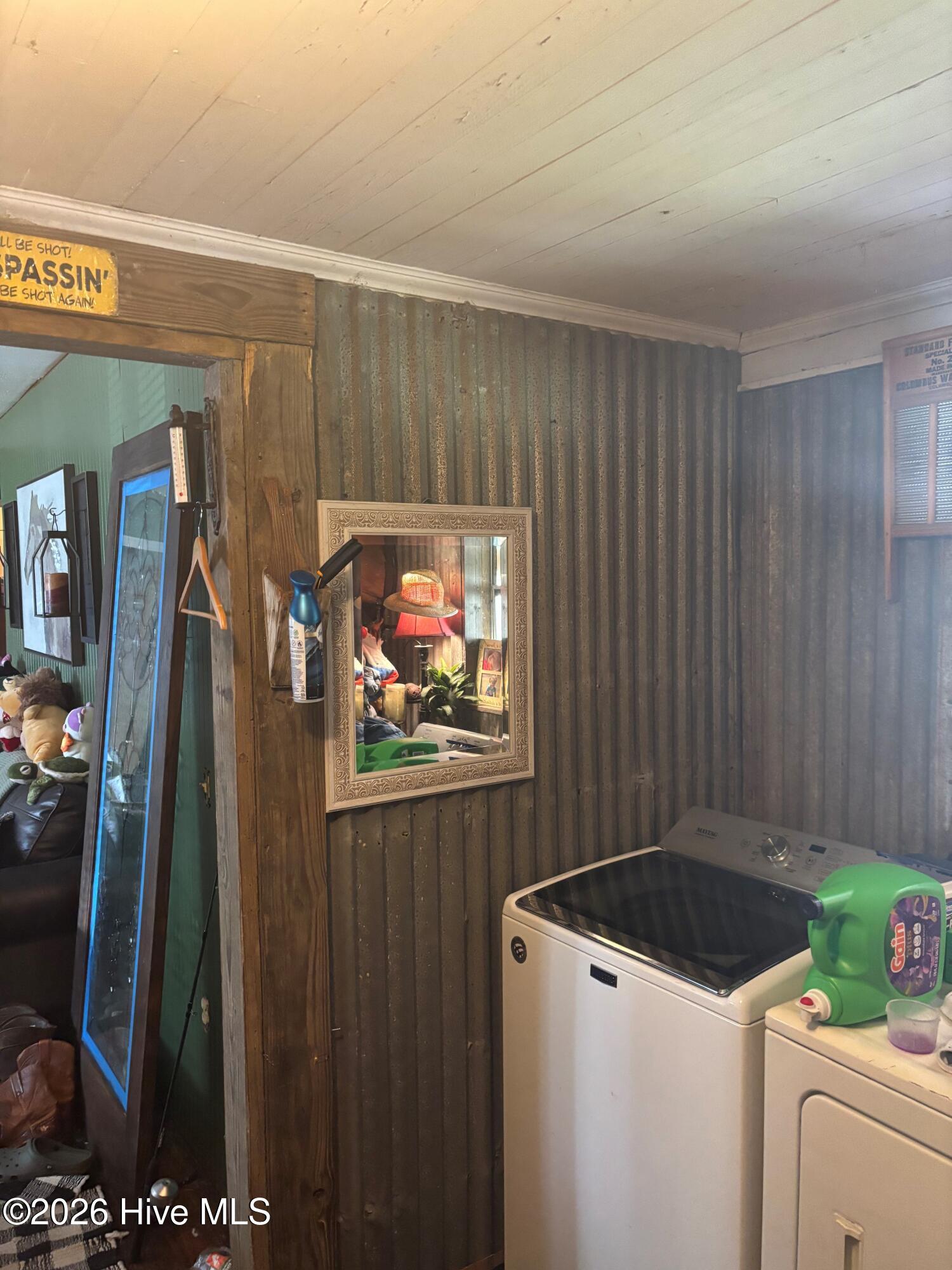 6083 Highway 171 S Property Photo 5