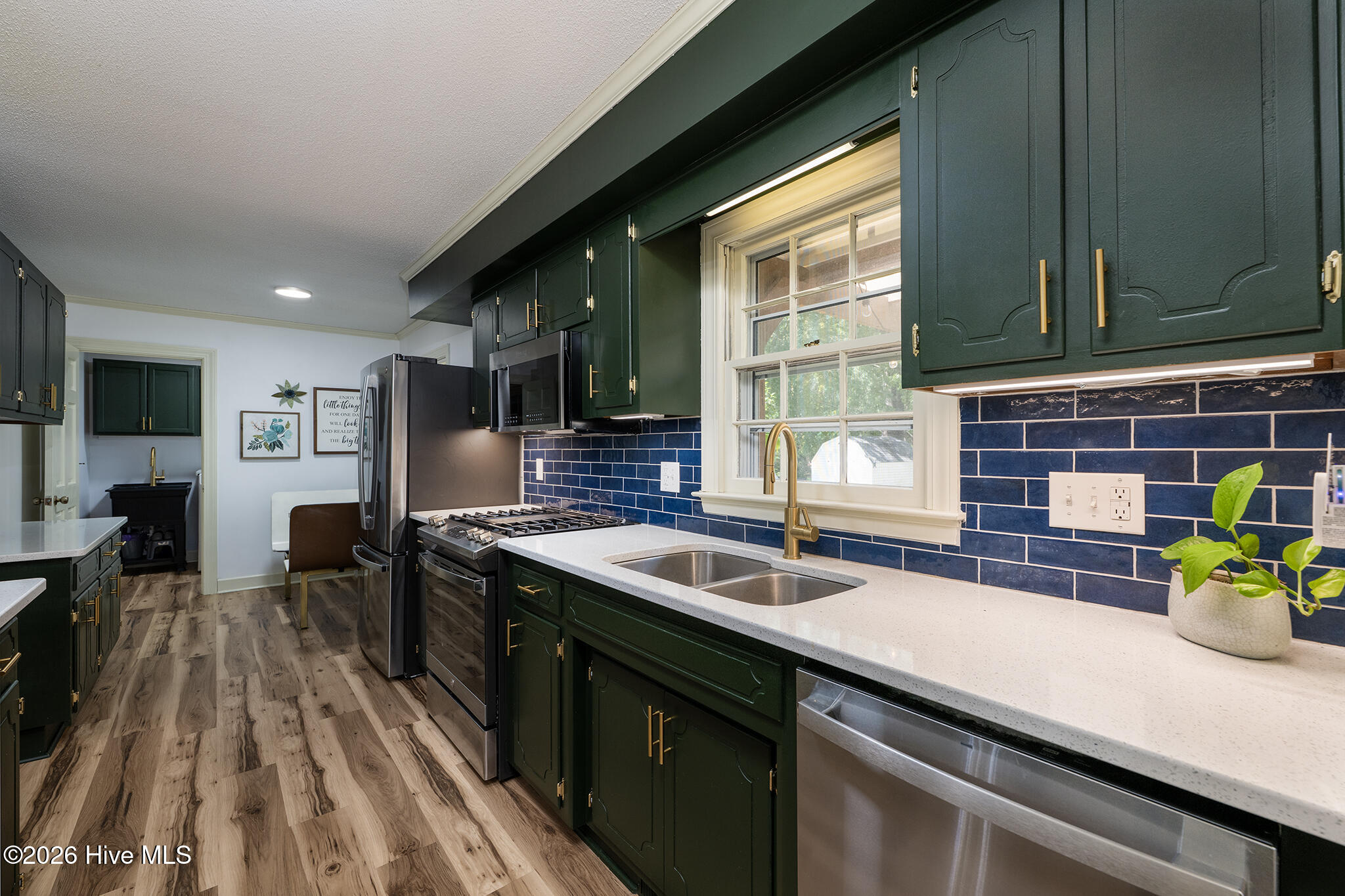 3047 Bridle Path Property Photo 3