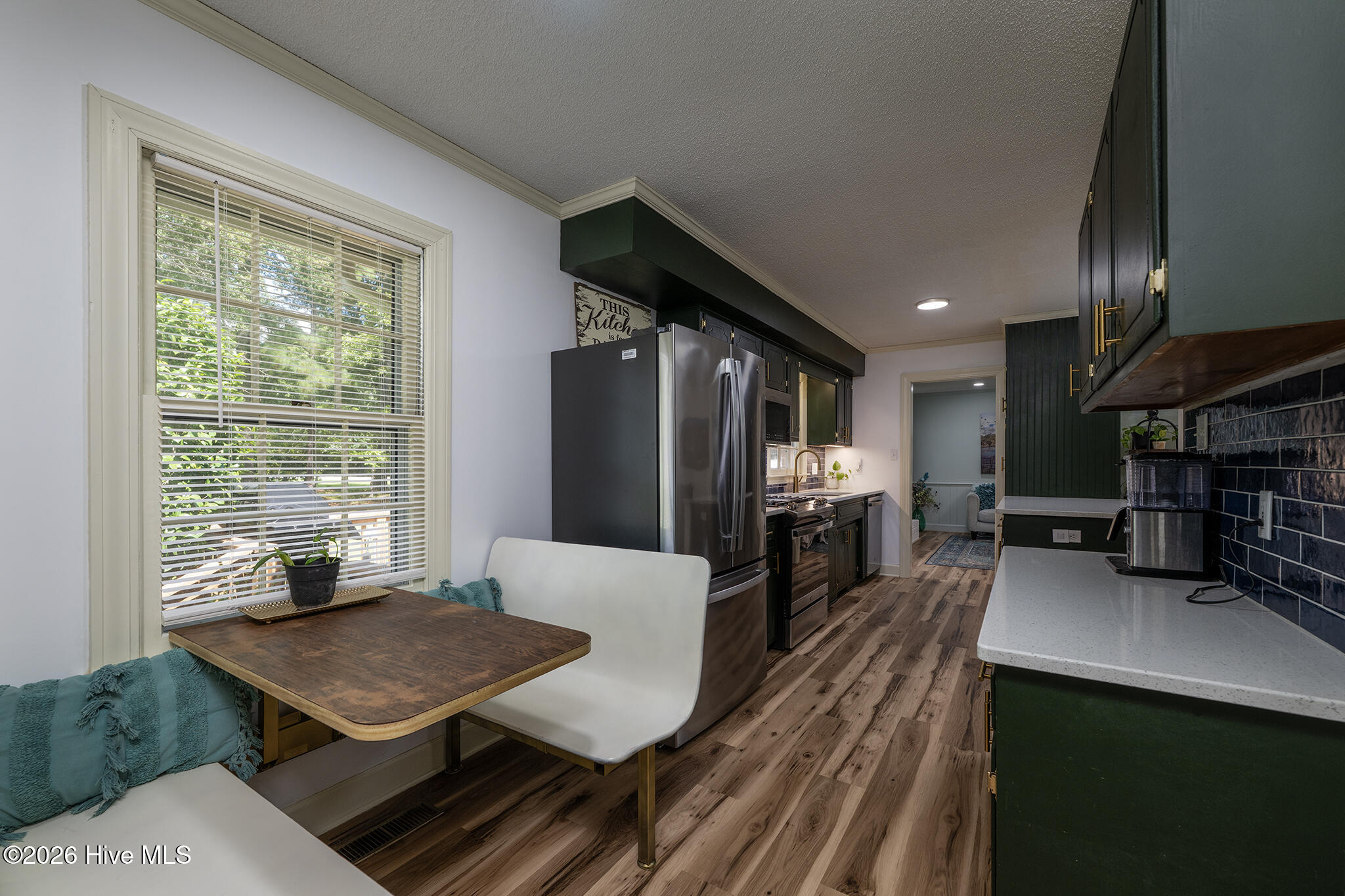3047 Bridle Path Property Photo 4