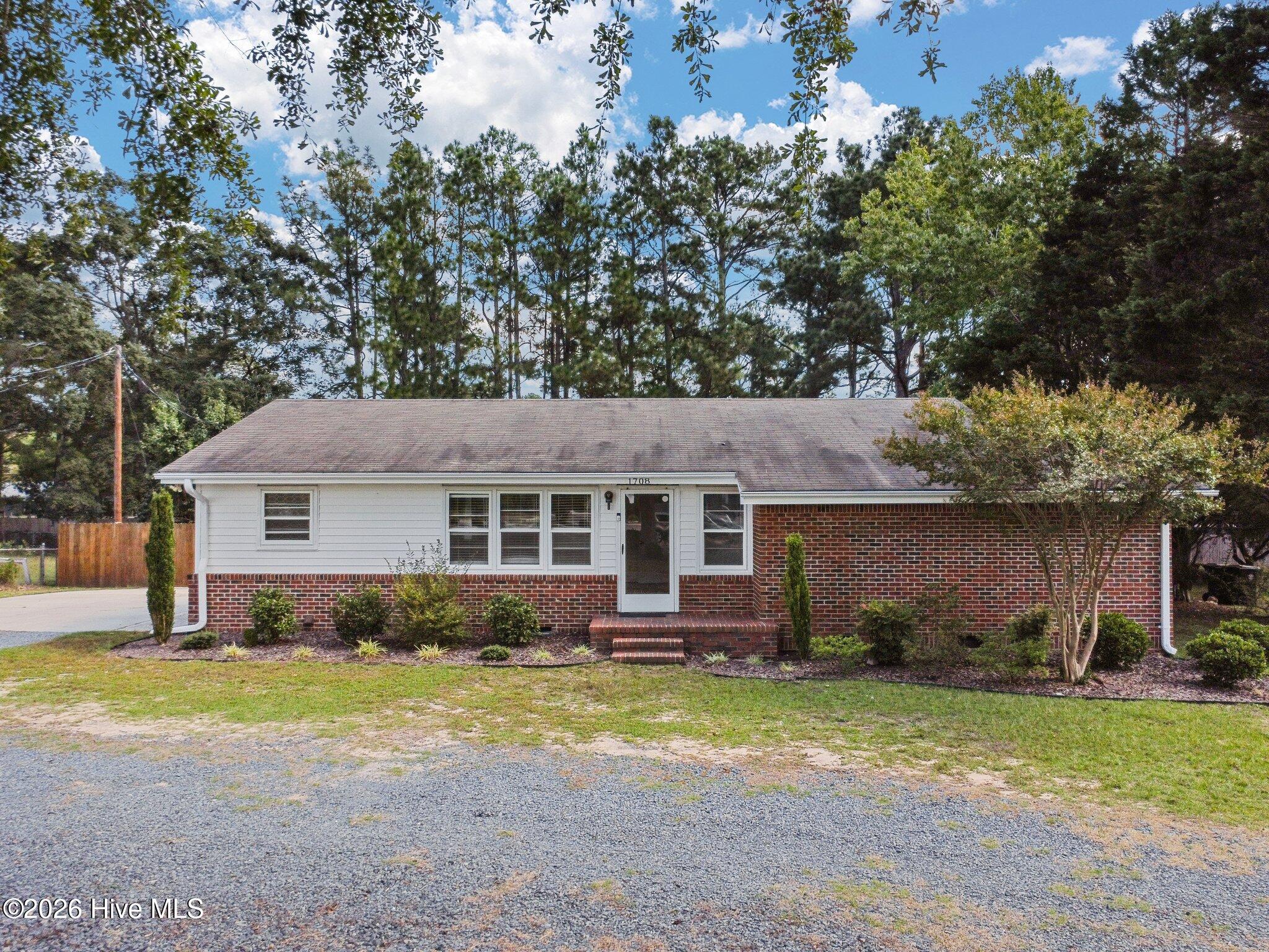 1708 N Poplar Street Property Photo 1