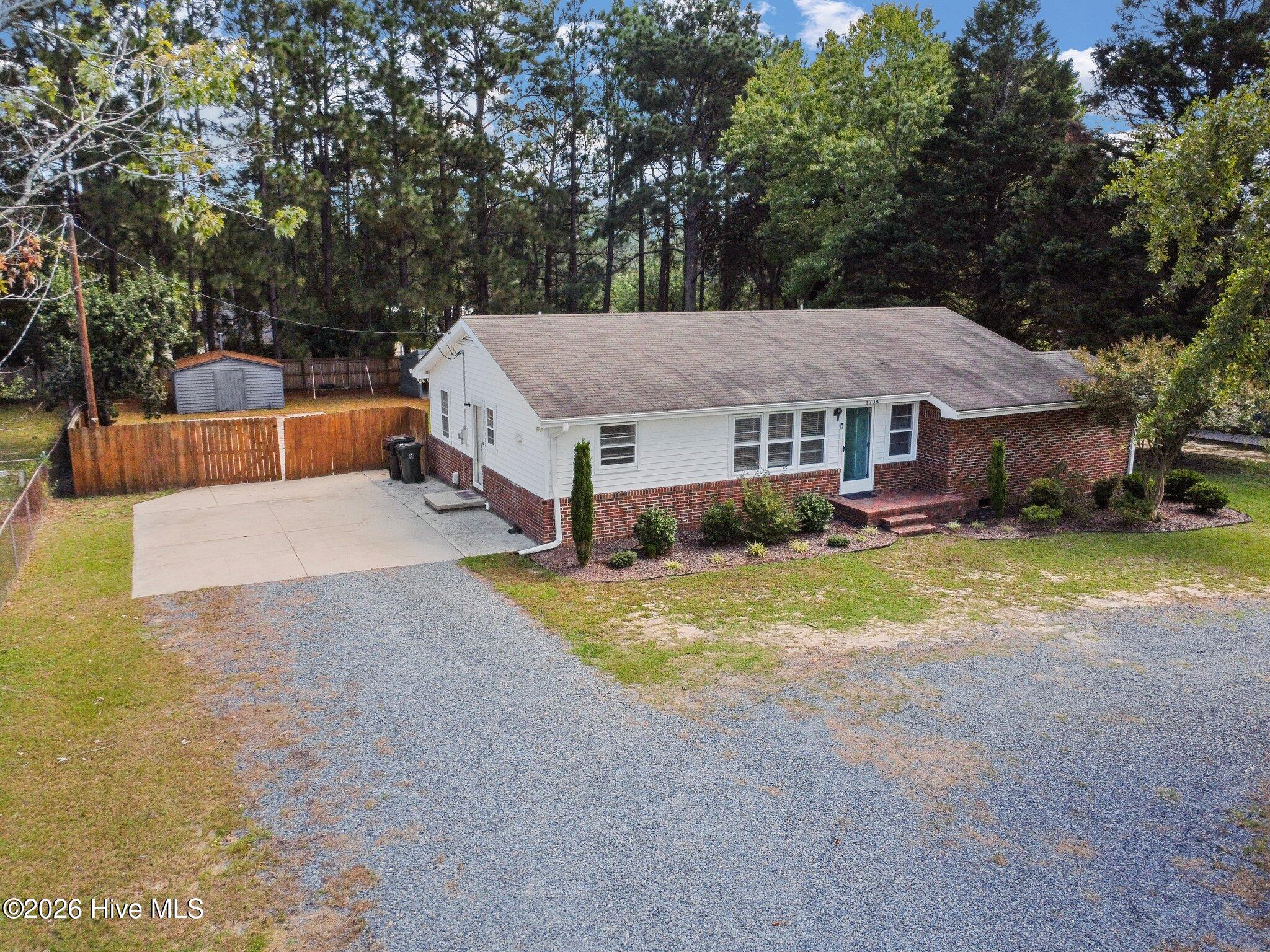 1708 N Poplar Street Property Photo 2
