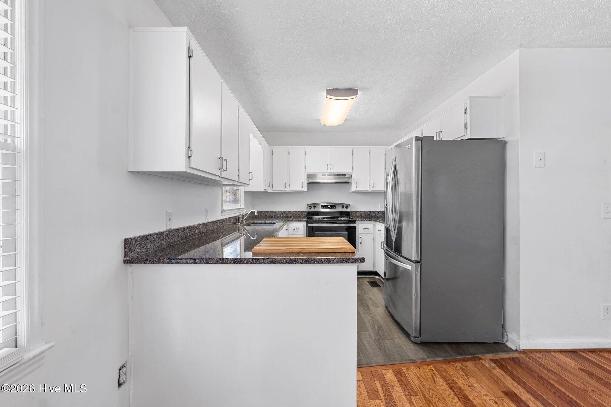 1708 N Poplar Street Property Photo 8