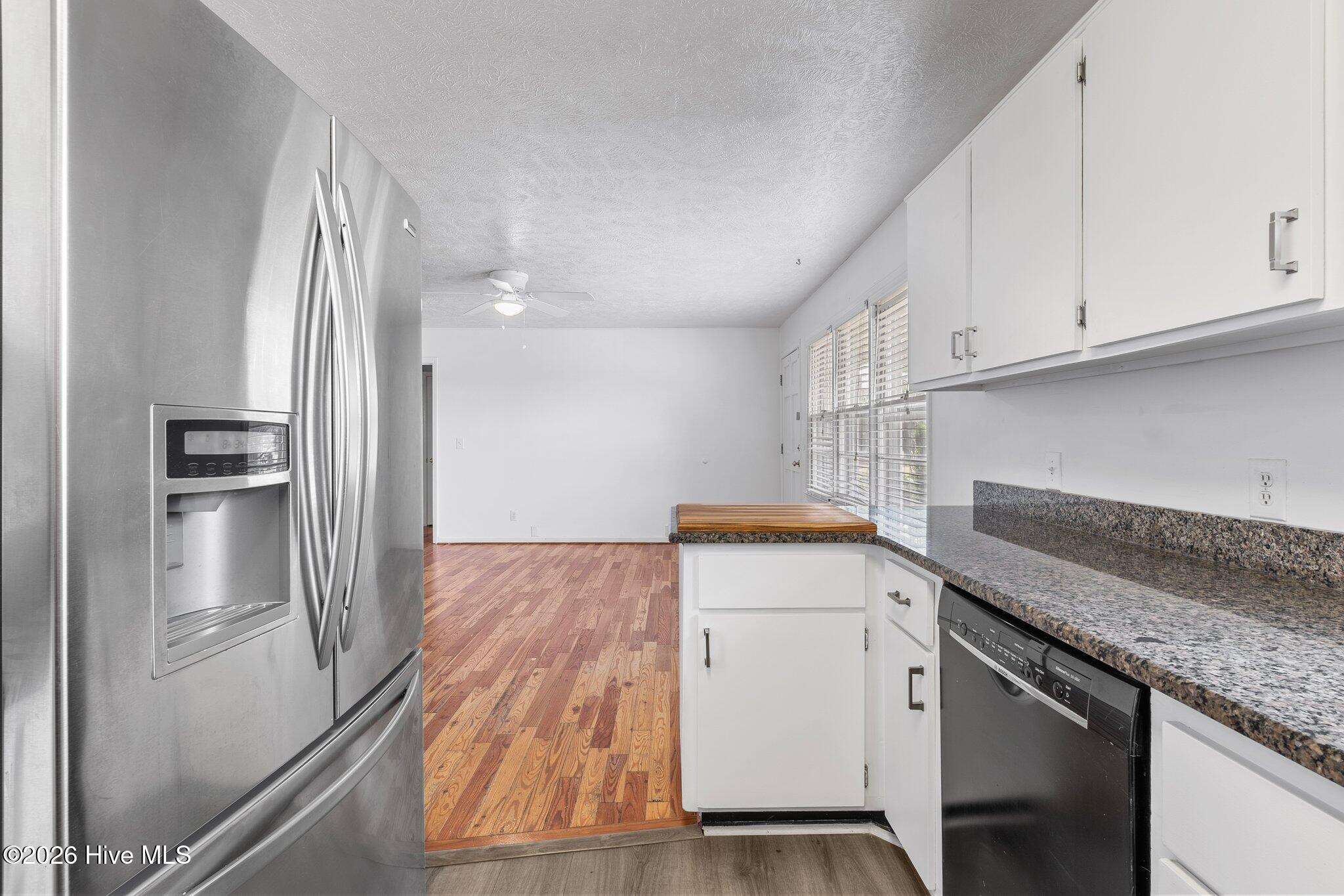 1708 N Poplar Street Property Photo 9
