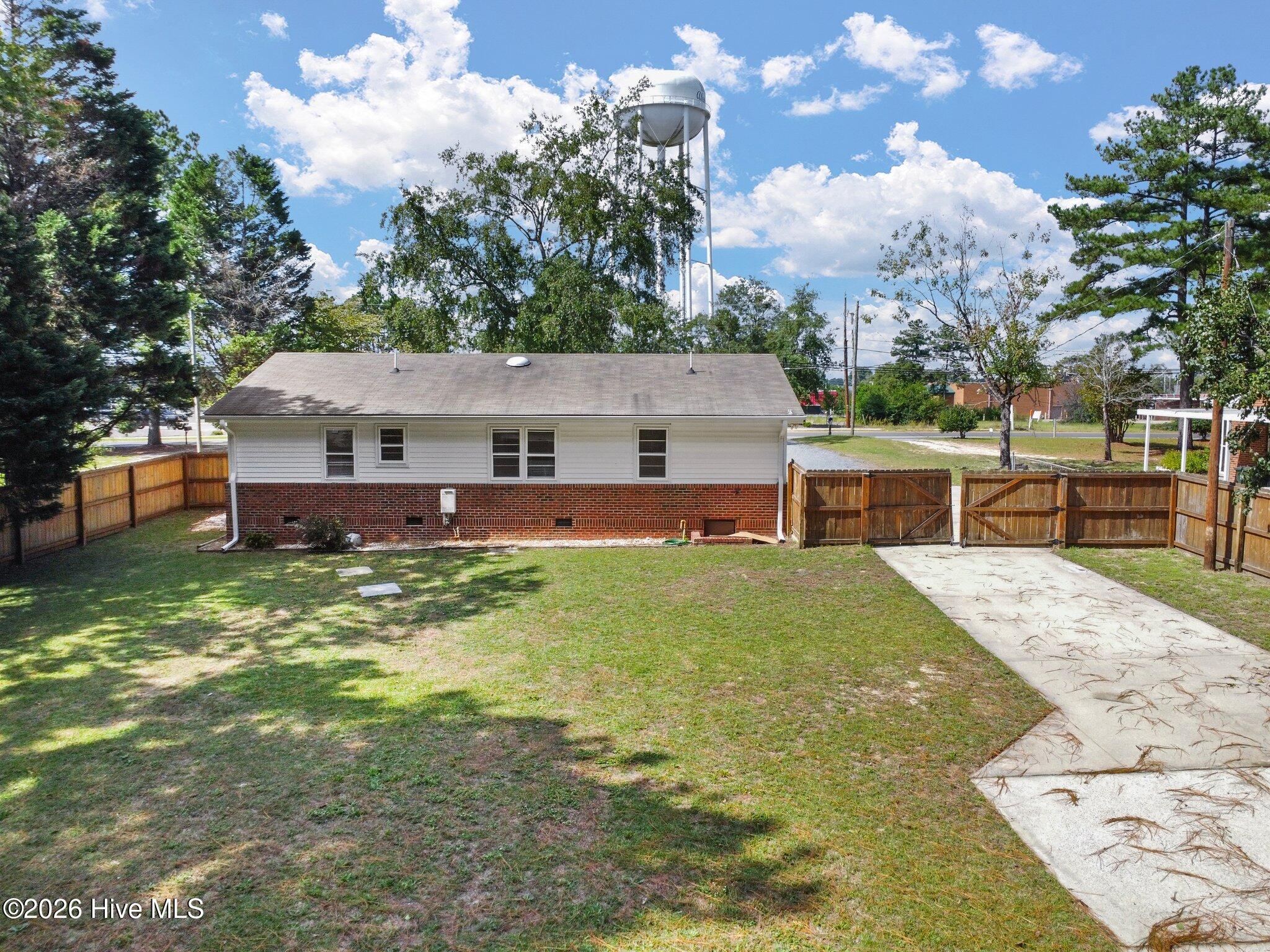 1708 N Poplar Street Property Photo 17