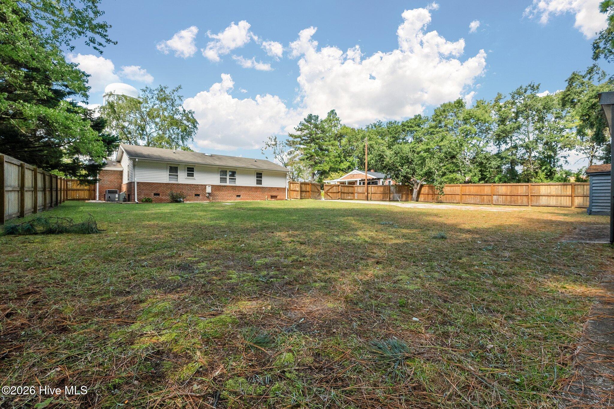 1708 N Poplar Street Property Photo 18