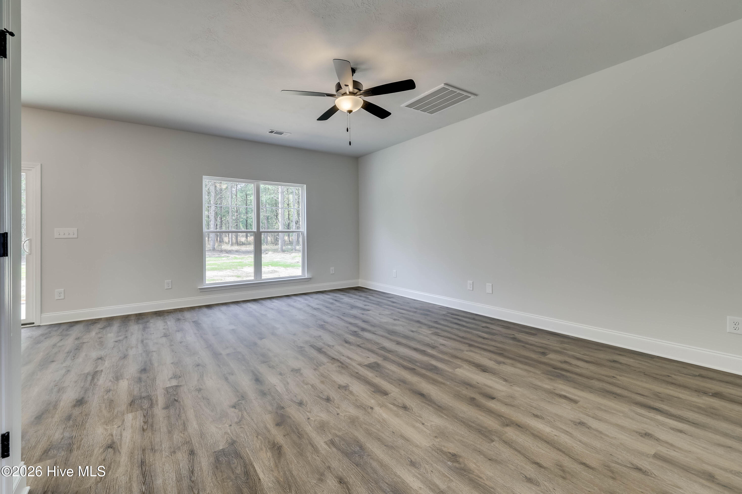 827 Sweetgrass Circle Property Photo 9
