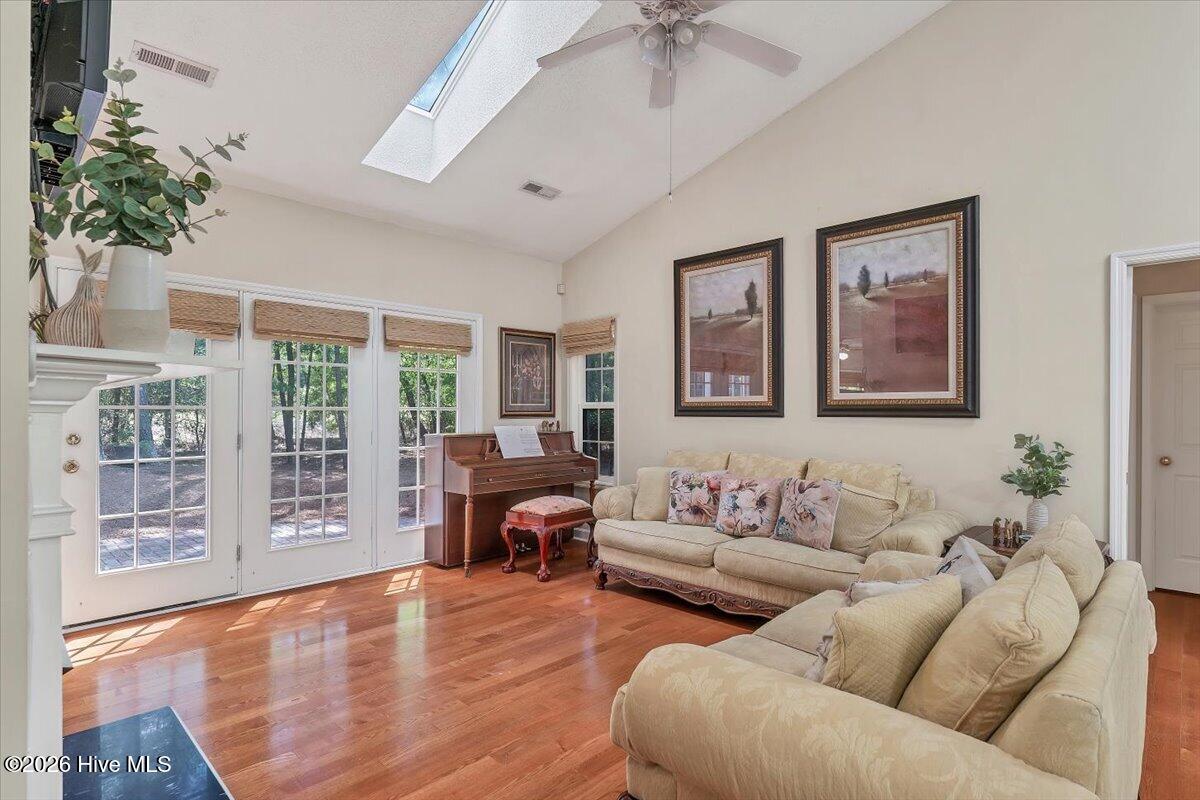 2 Winding Trail Property Photo 9