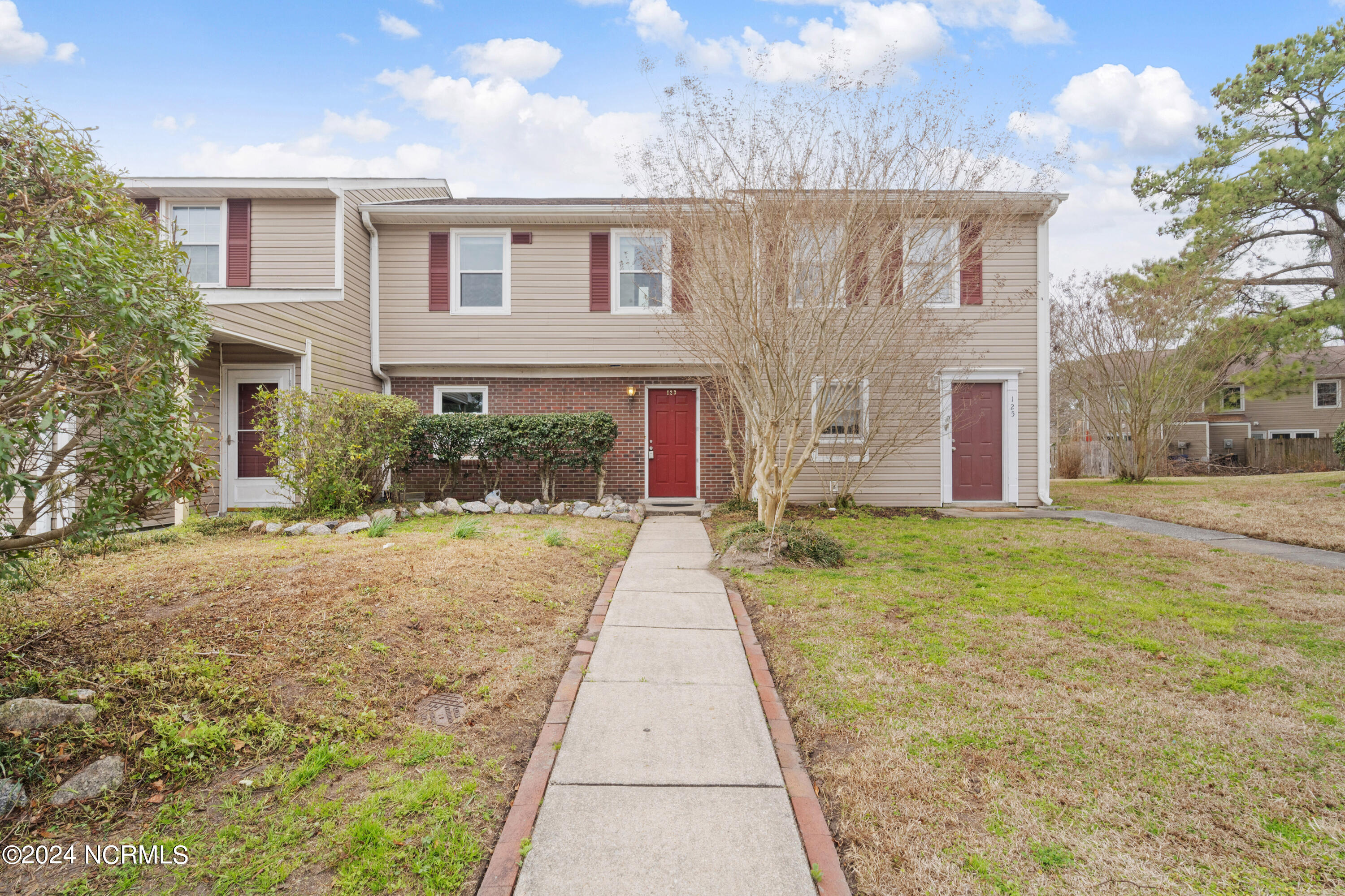 123 Palace Circle Property Photo 1