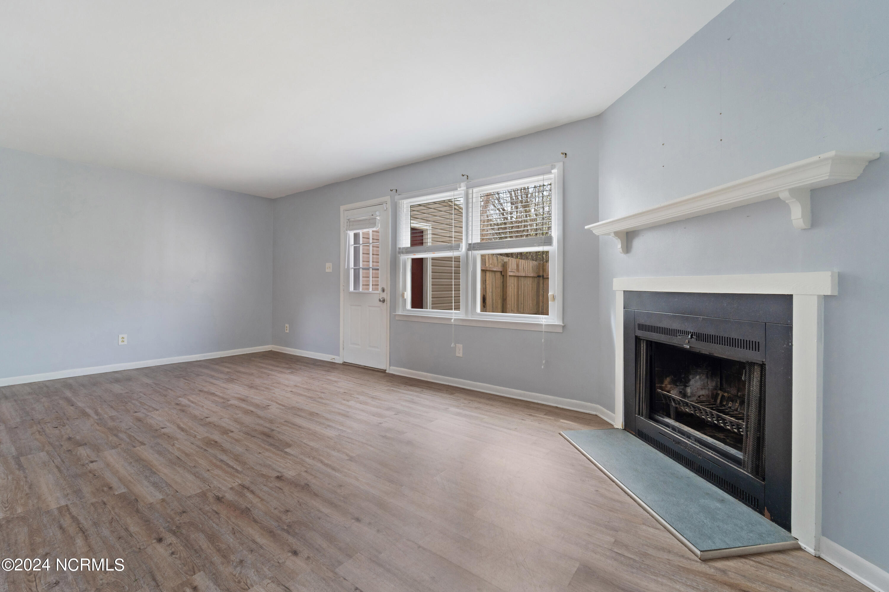 123 Palace Circle Property Photo 6