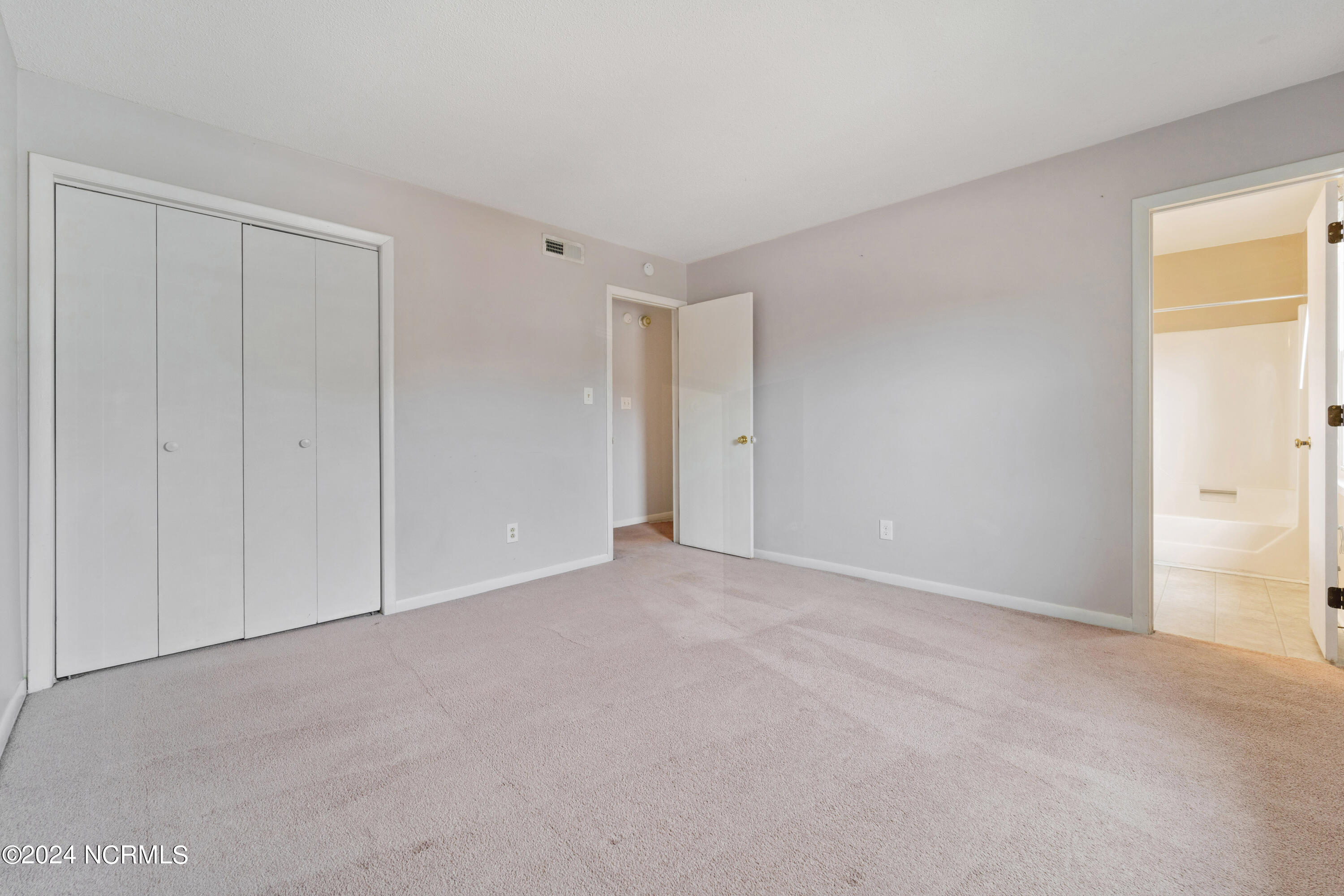 123 Palace Circle Property Photo 9