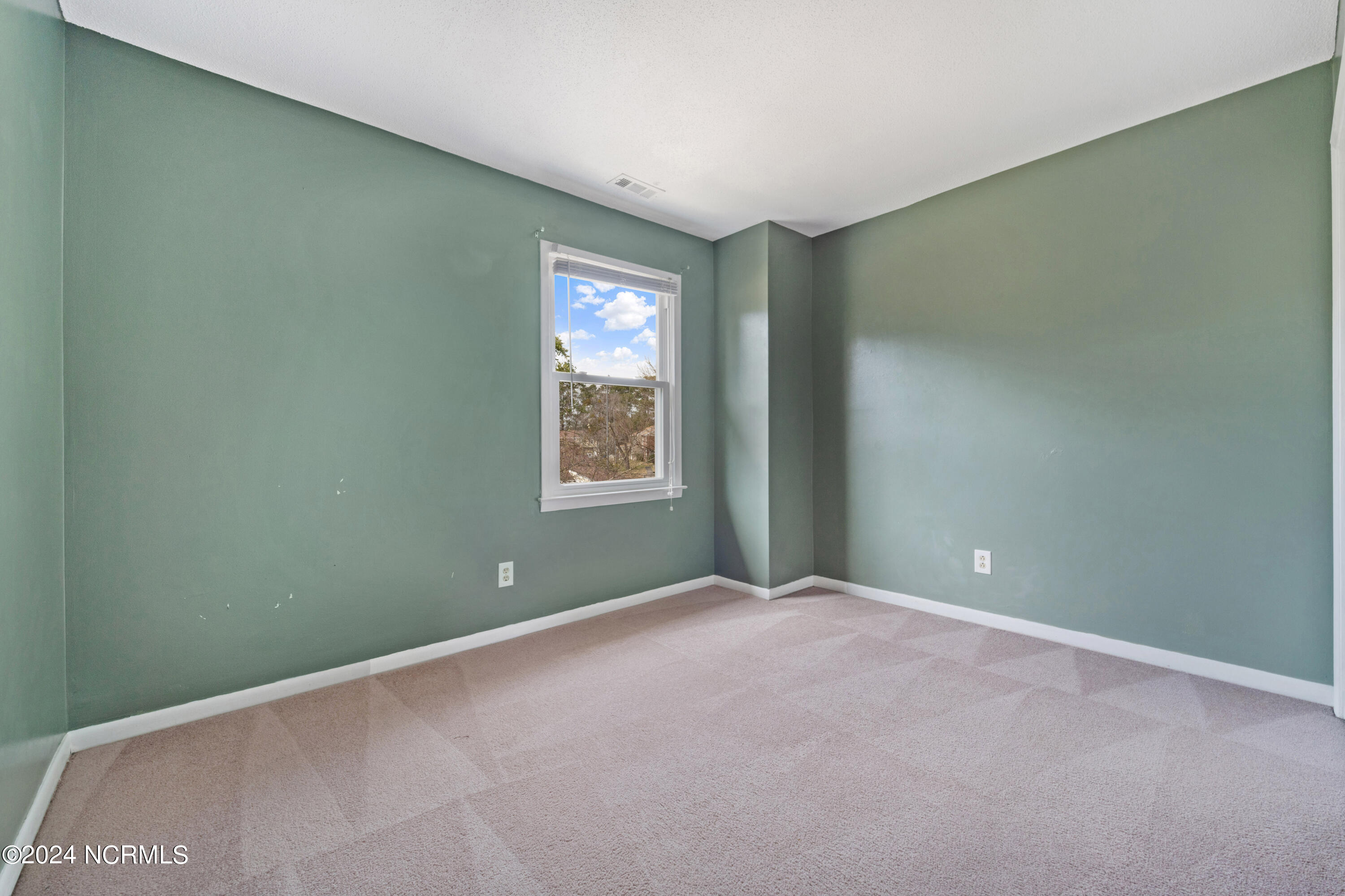 123 Palace Circle Property Photo 13