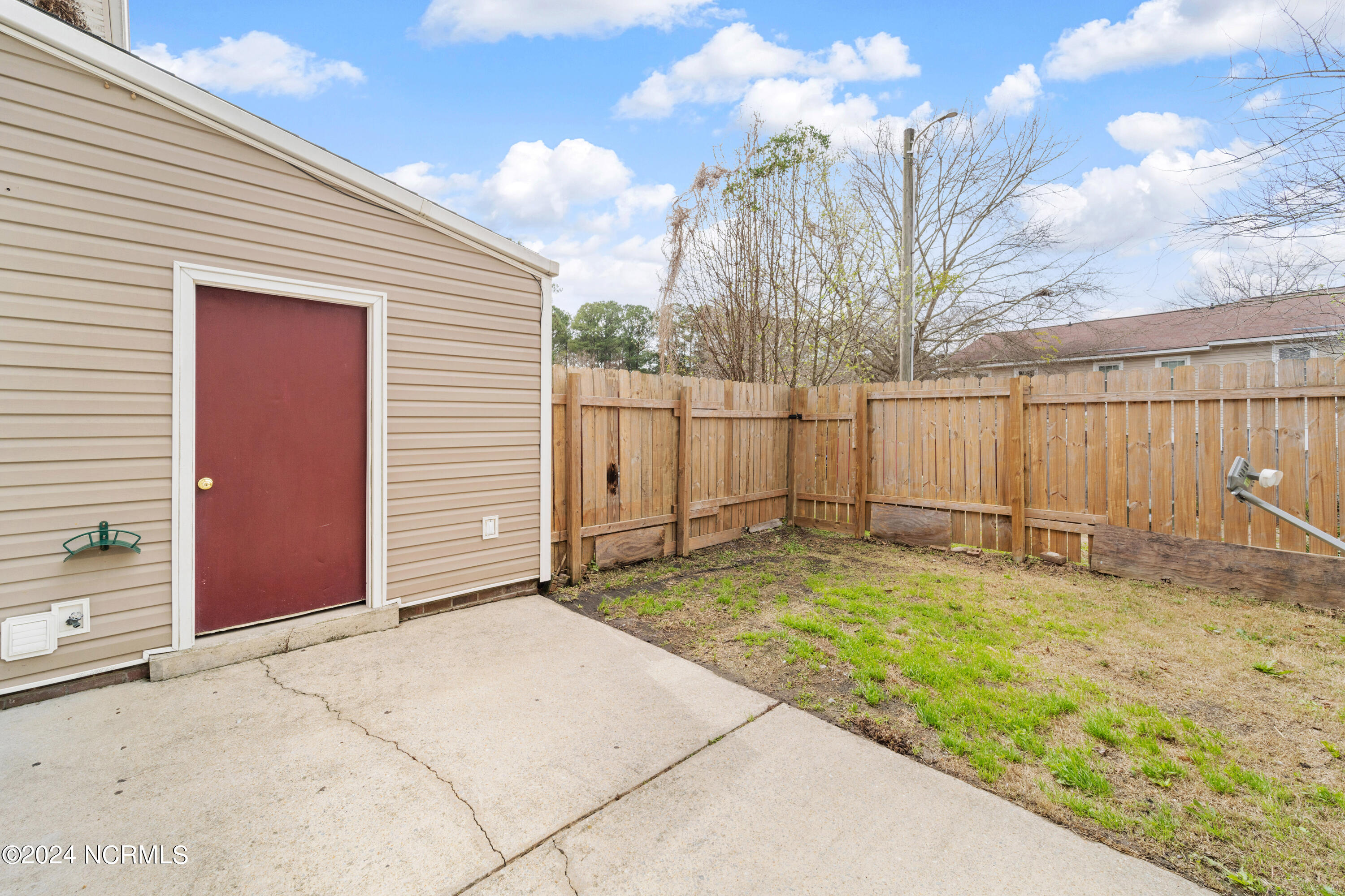 123 Palace Circle Property Photo 14
