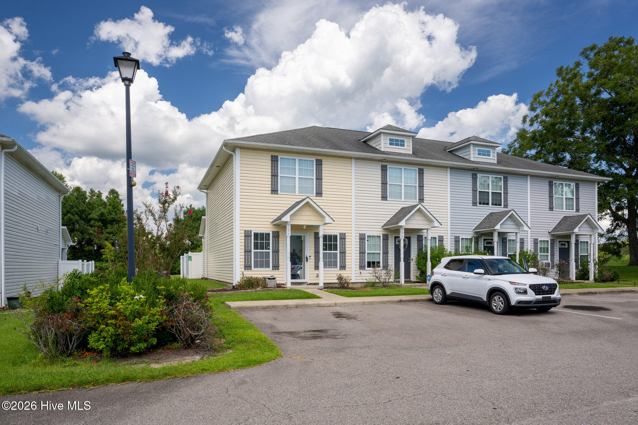 106 Parrot Landing Drive Property Photo 2