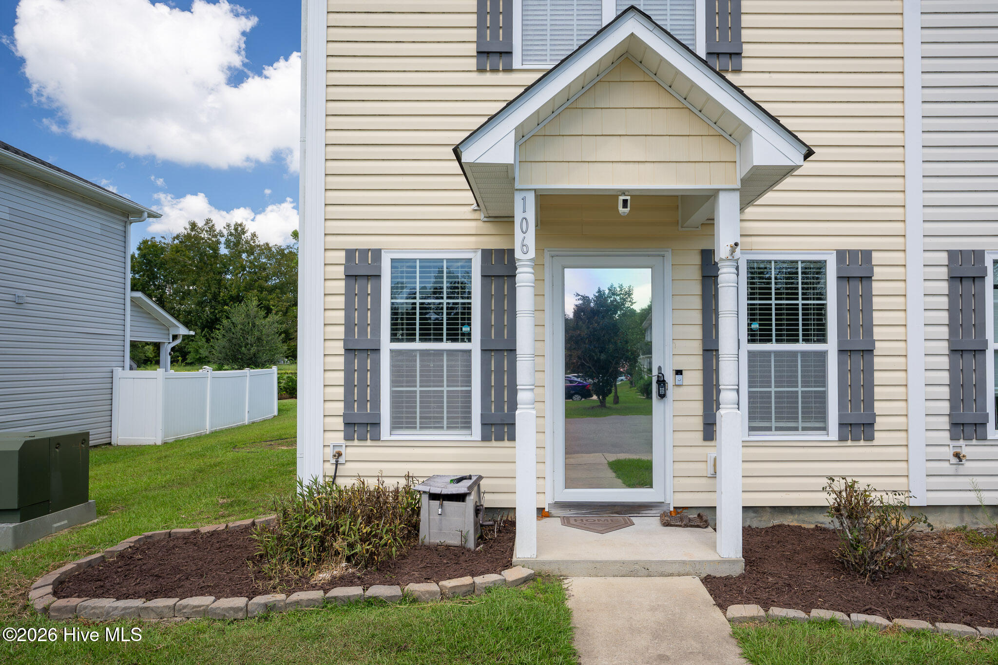 106 Parrot Landing Drive Property Photo 5