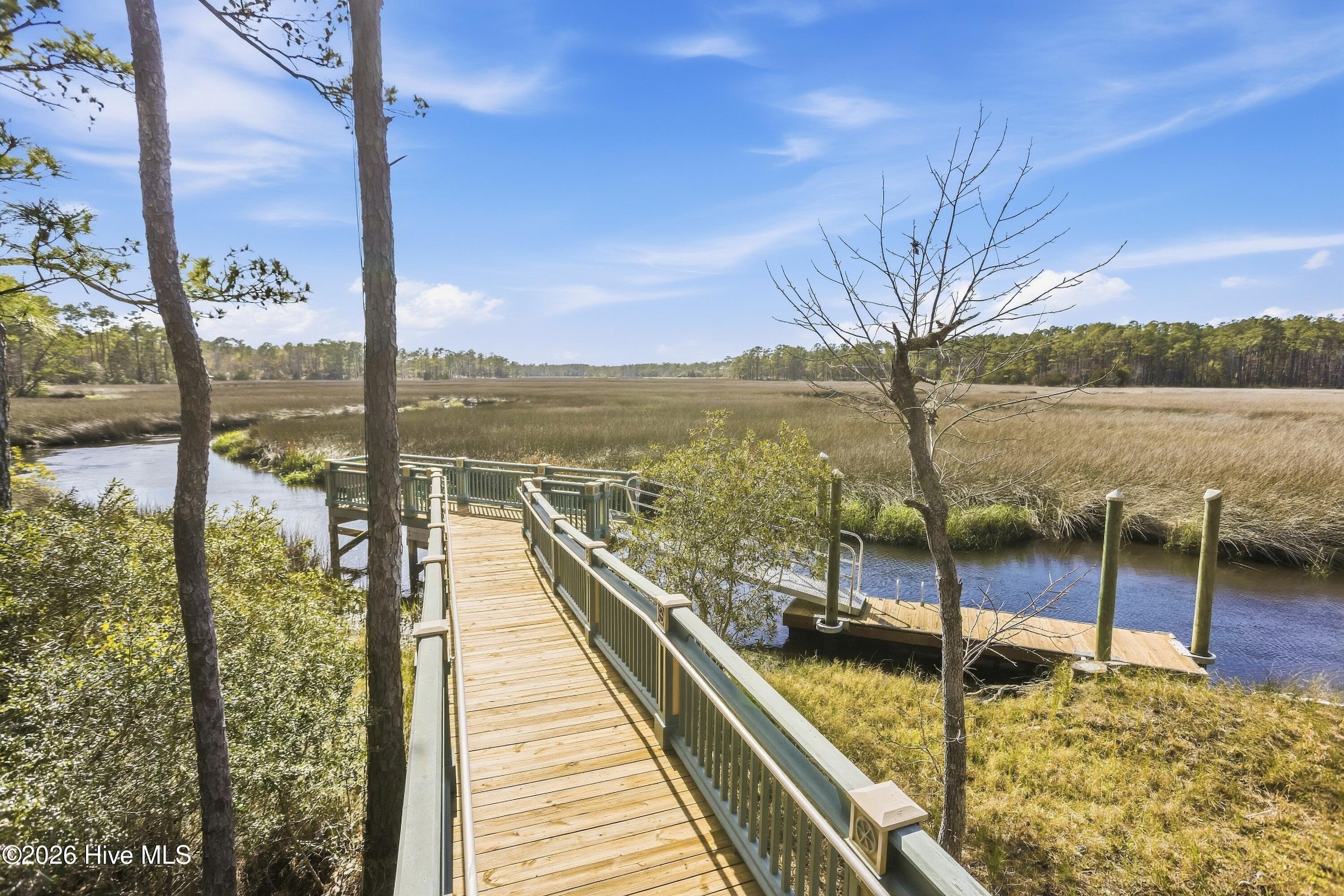 595 626 Ella Circle Se Property Photo 6