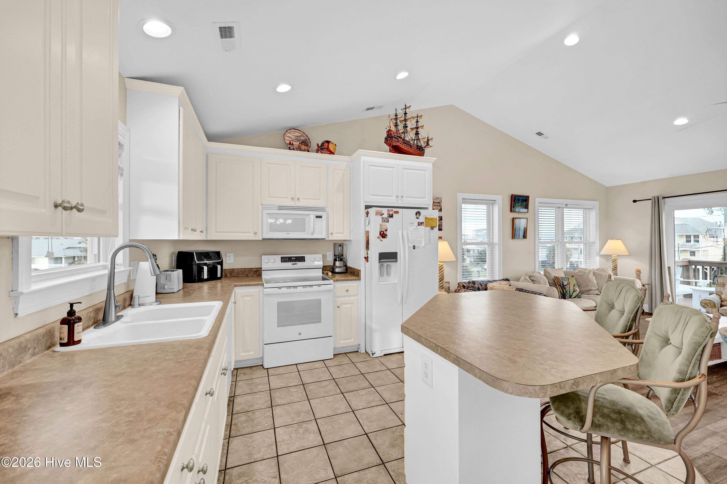 1103 N New River Drive Property Photo 16