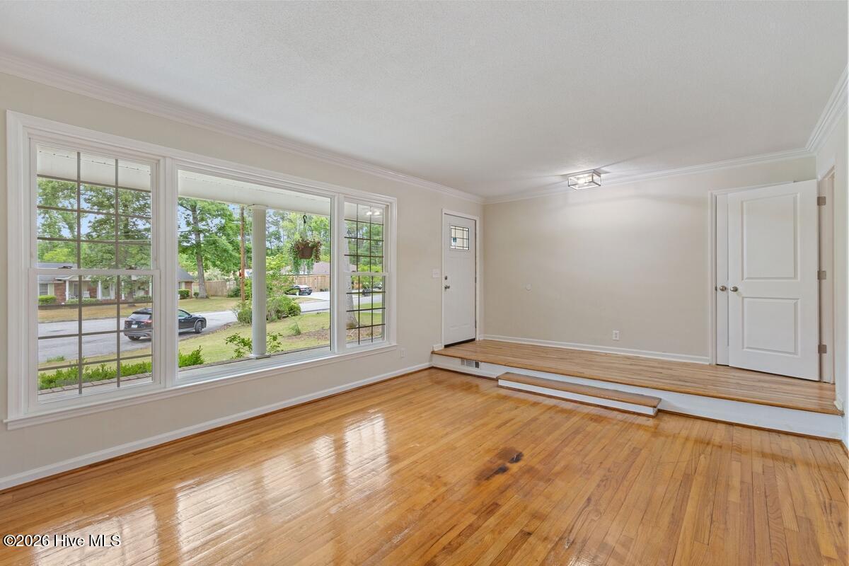 2924 Westchester Drive Property Photo 4