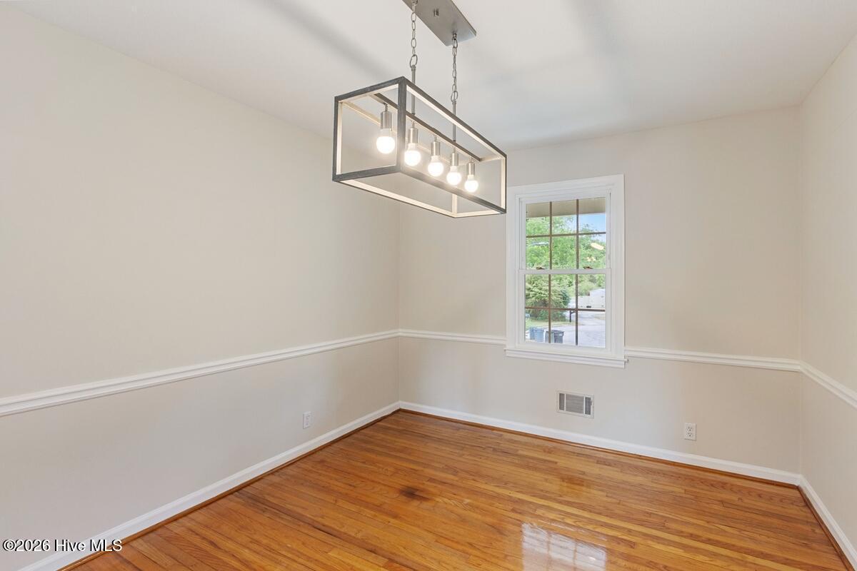 2924 Westchester Drive Property Photo 6