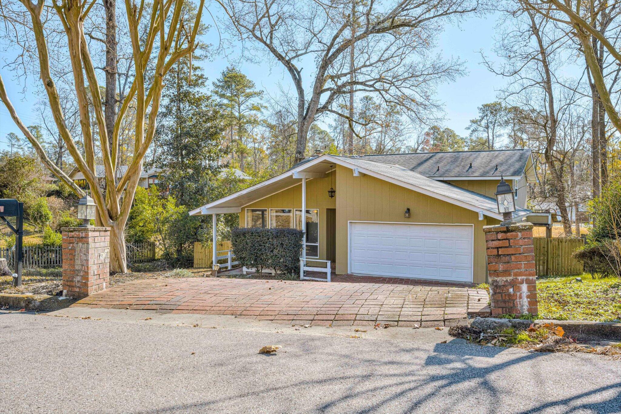 715 Hammond Drive Property Photo 2